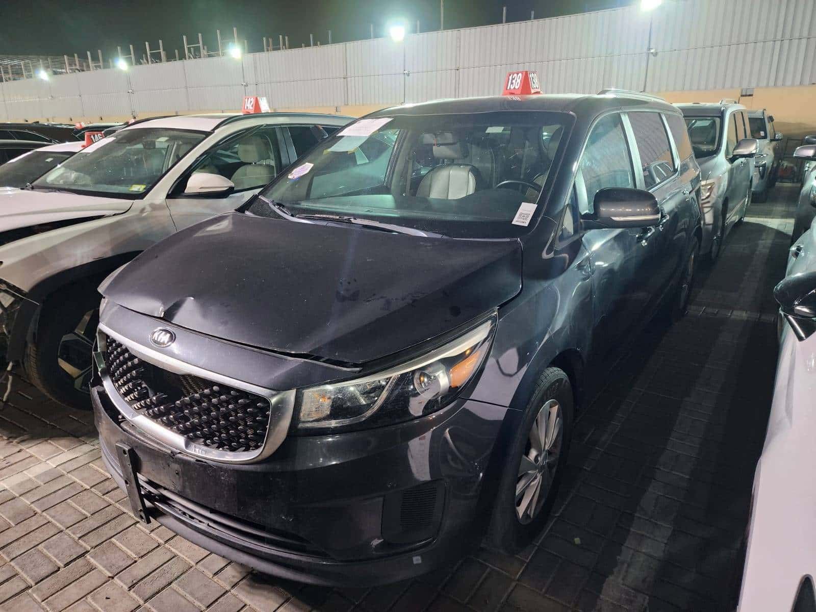 KIA SEDONA 2017 thumbnail 2