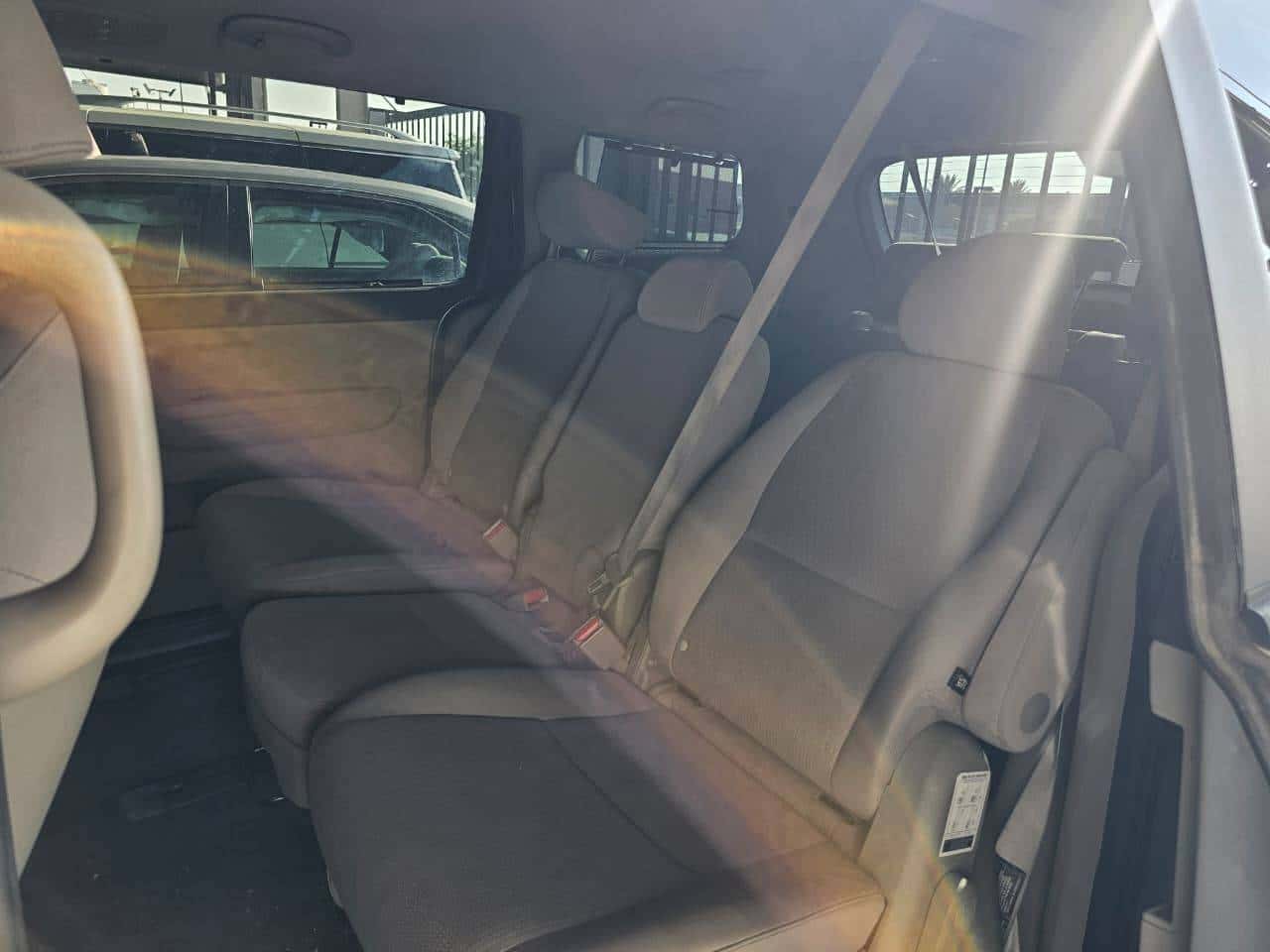 Kia Sedona 2016 thumbnail 6