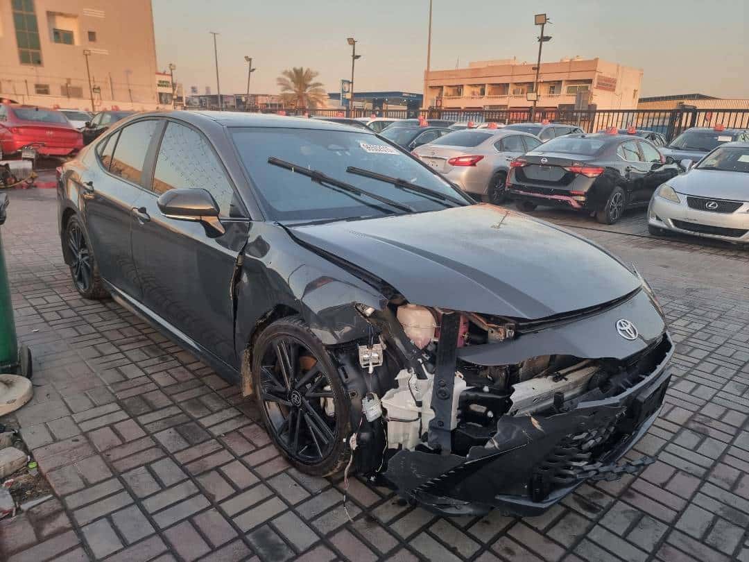 TOYOTA CAMRY 2025 thumbnail 3
