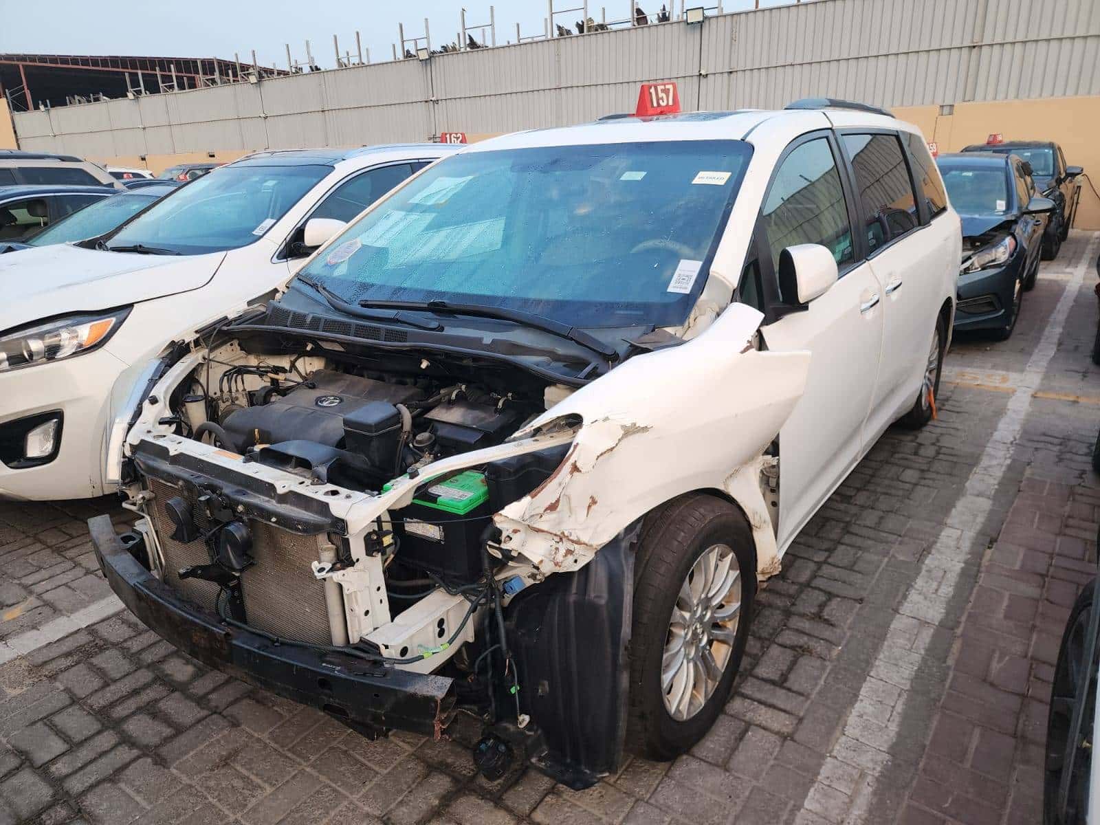 TOYOTA SIENNA 2011 thumbnail 2