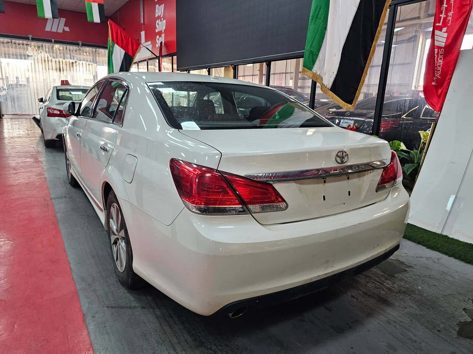 TOYOTA AVALON 2011 thumbnail 2