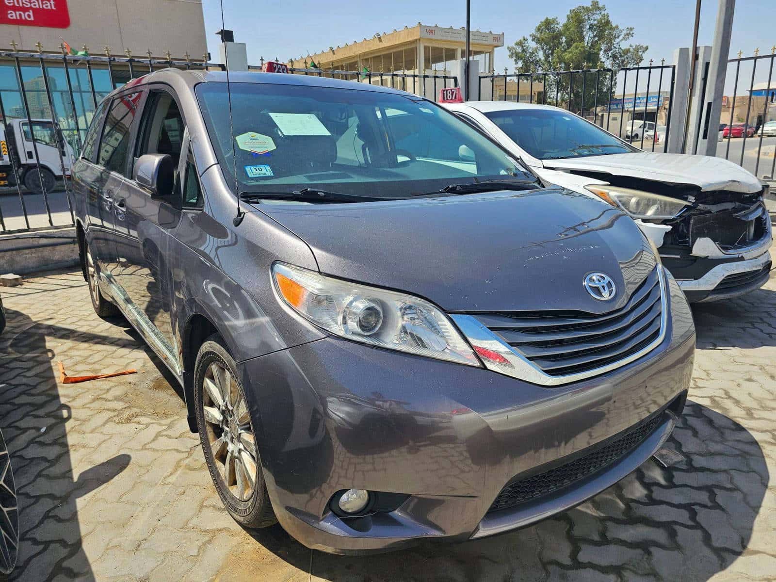 TOYOTA SIENNA 2012 thumbnail 3