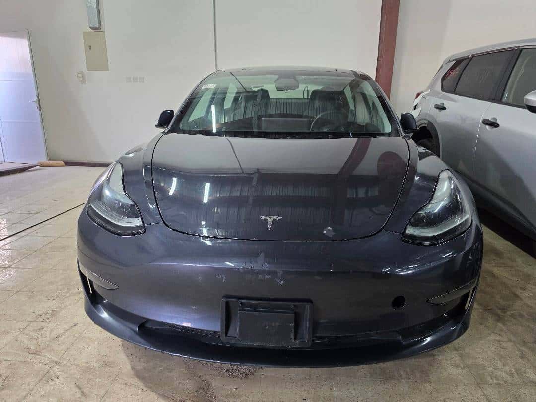 Tesla Model 3 2023 thumbnail 1
