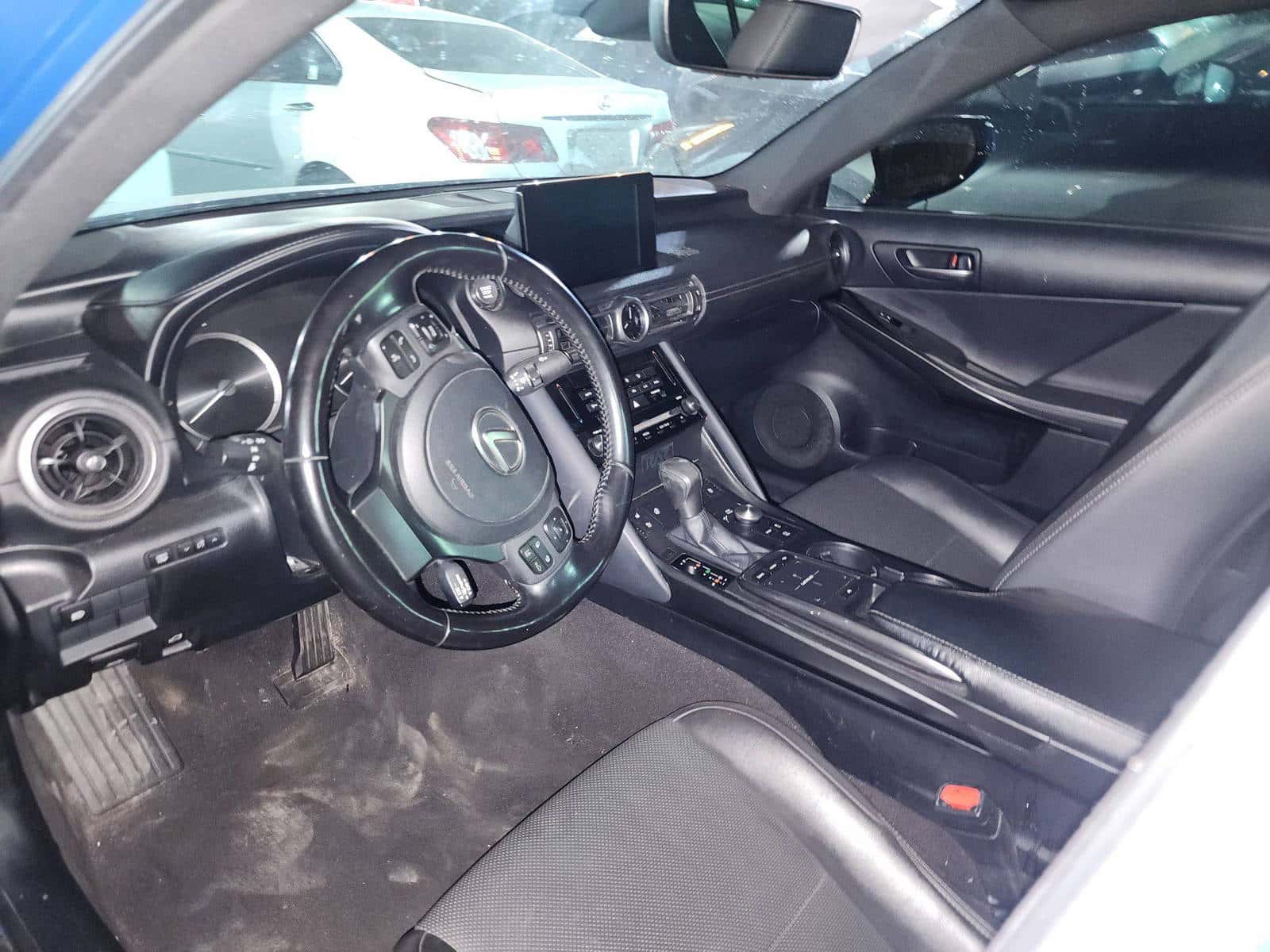 LEXUS IS 300 2021 thumbnail 6