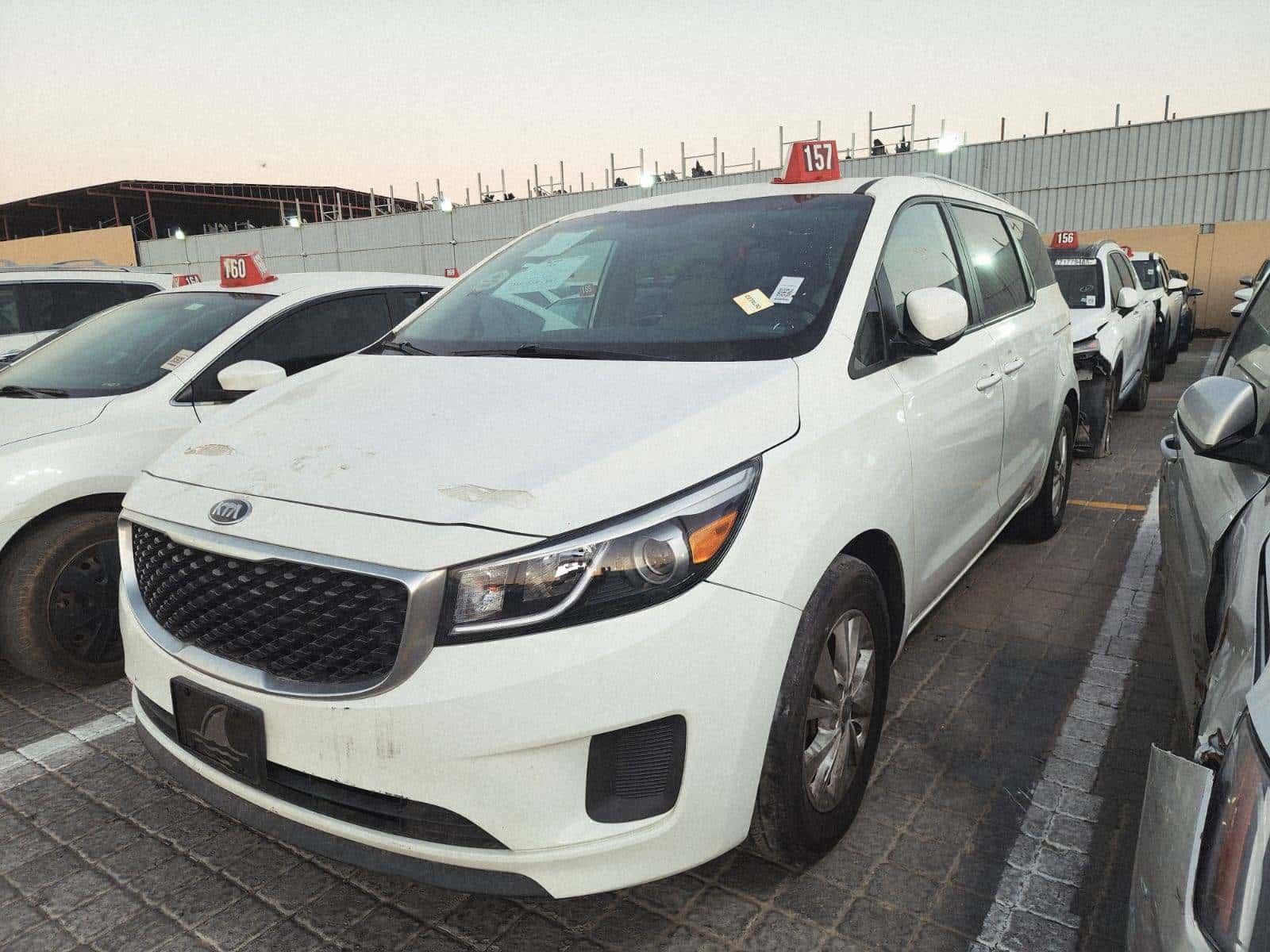 Kia Sedona 2016 thumbnail 6