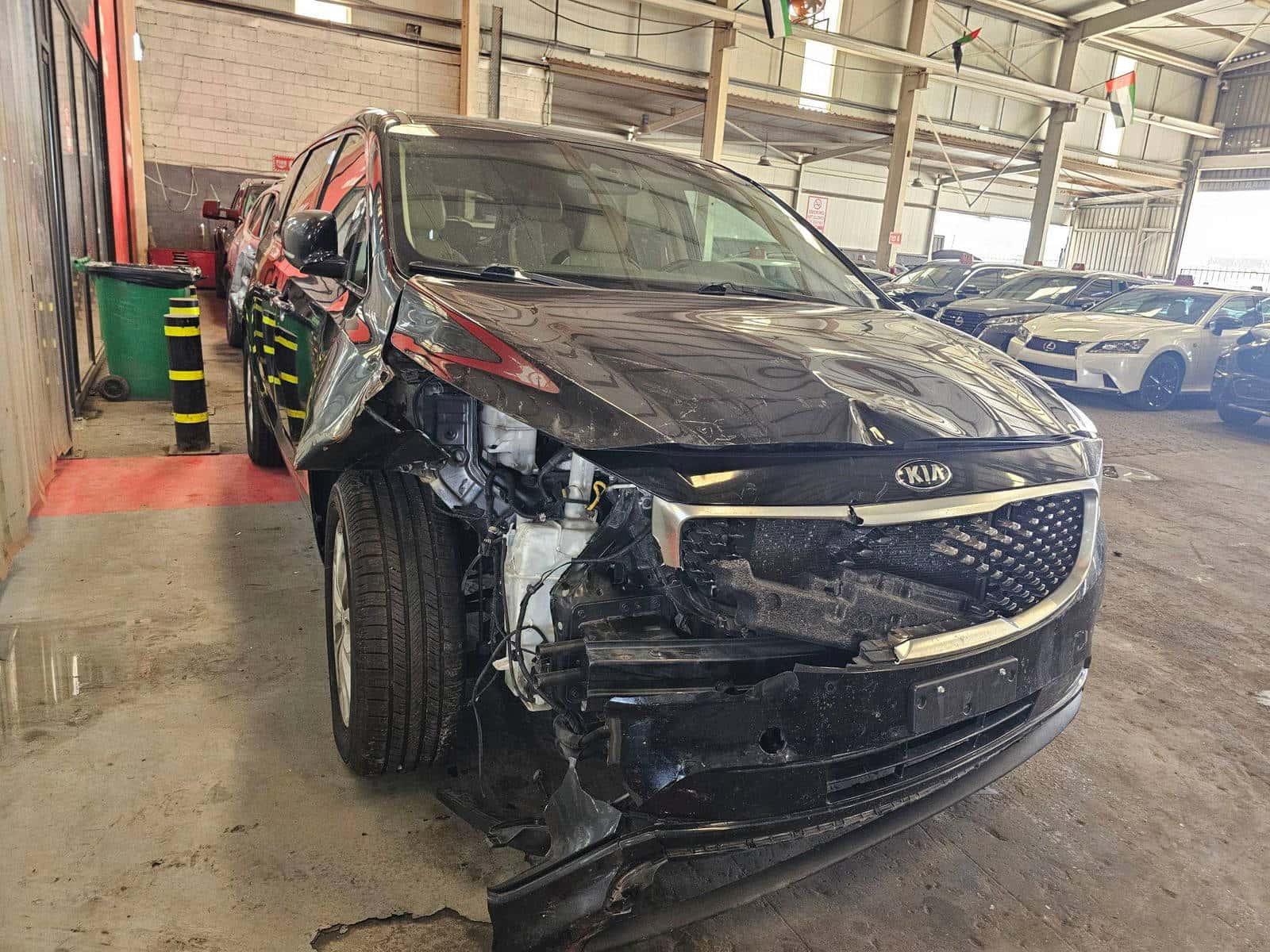 KIA SEDONA 2017 thumbnail 3