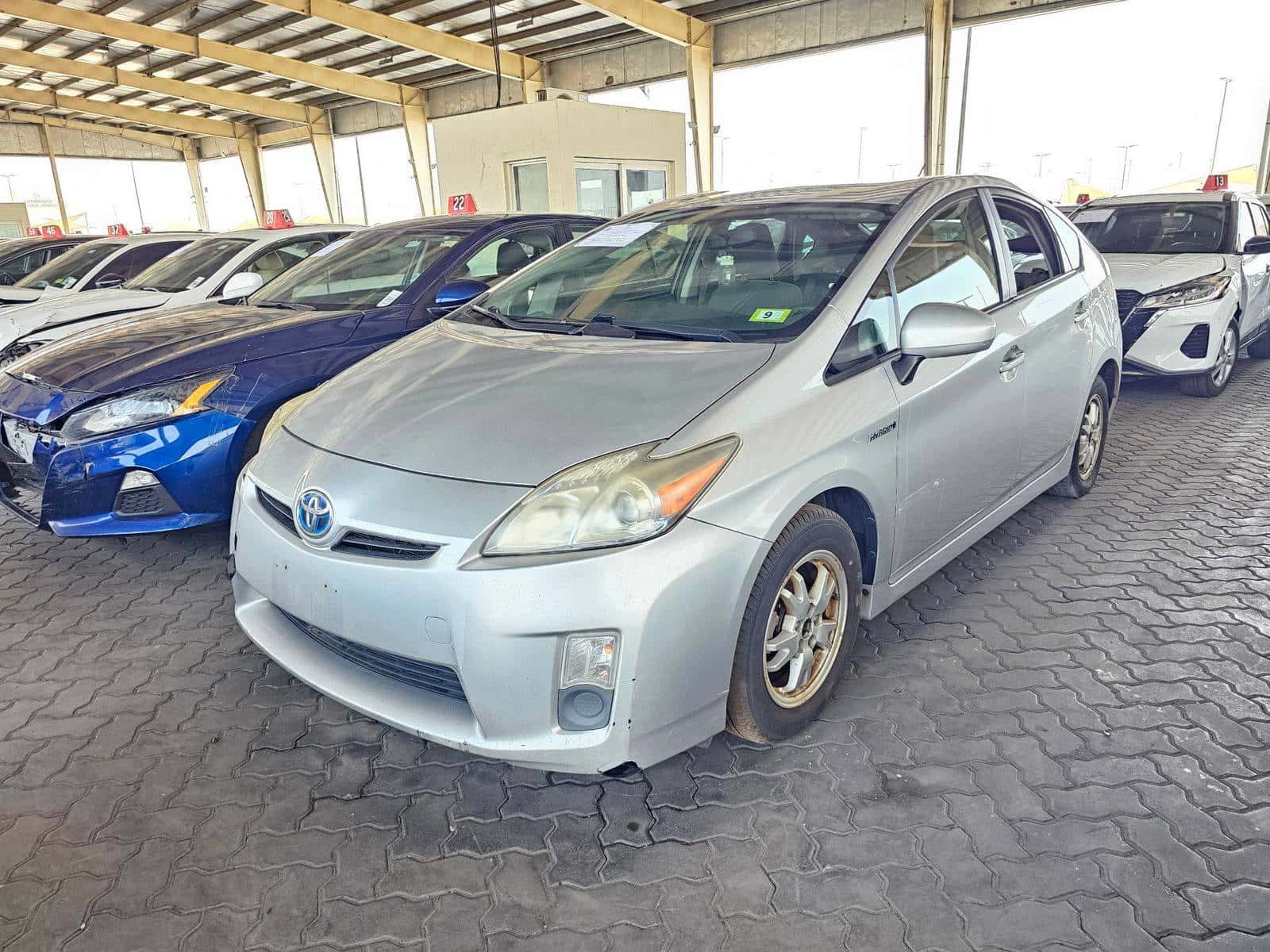 TOYOTA PRIUS 2011 thumbnail 2