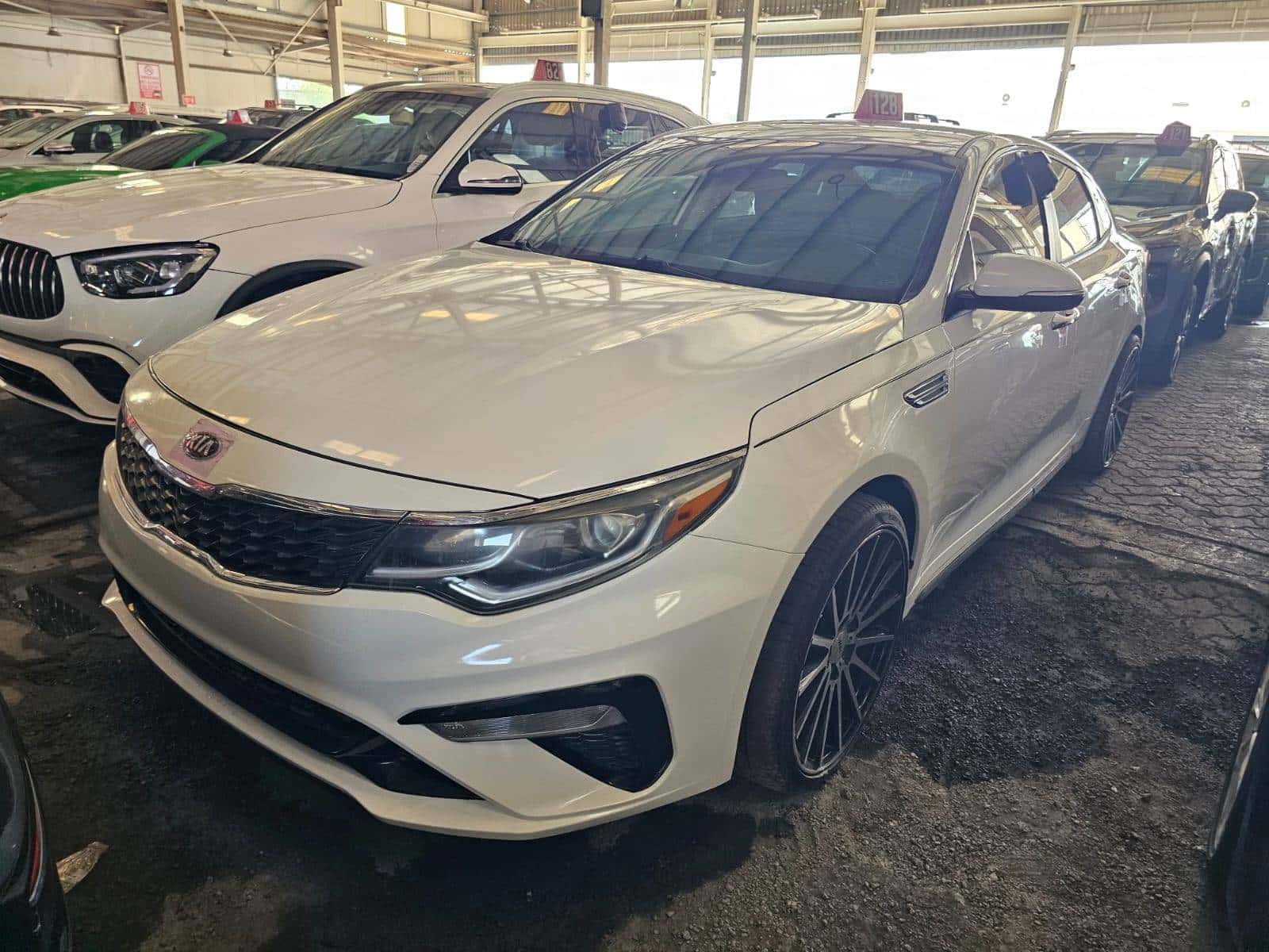 Kia Optima 2019 thumbnail 1