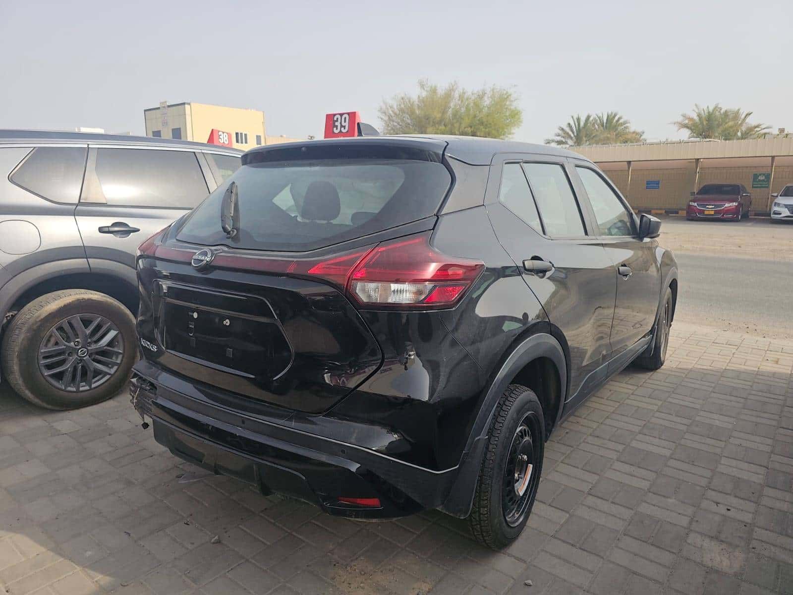 Nissan Kicks 2023 thumbnail 4