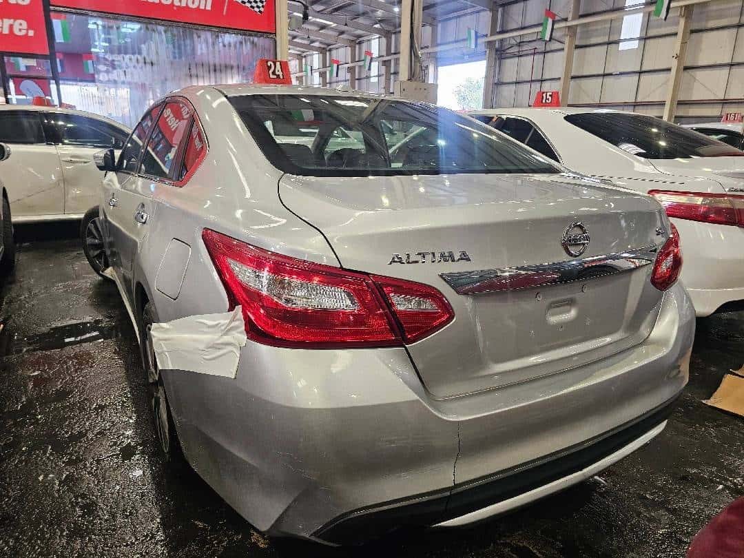 NISSAN ALTIMA - Exterior