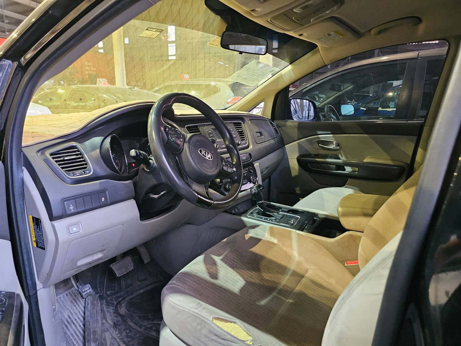 KIA SEDONA 2016 thumbnail 5