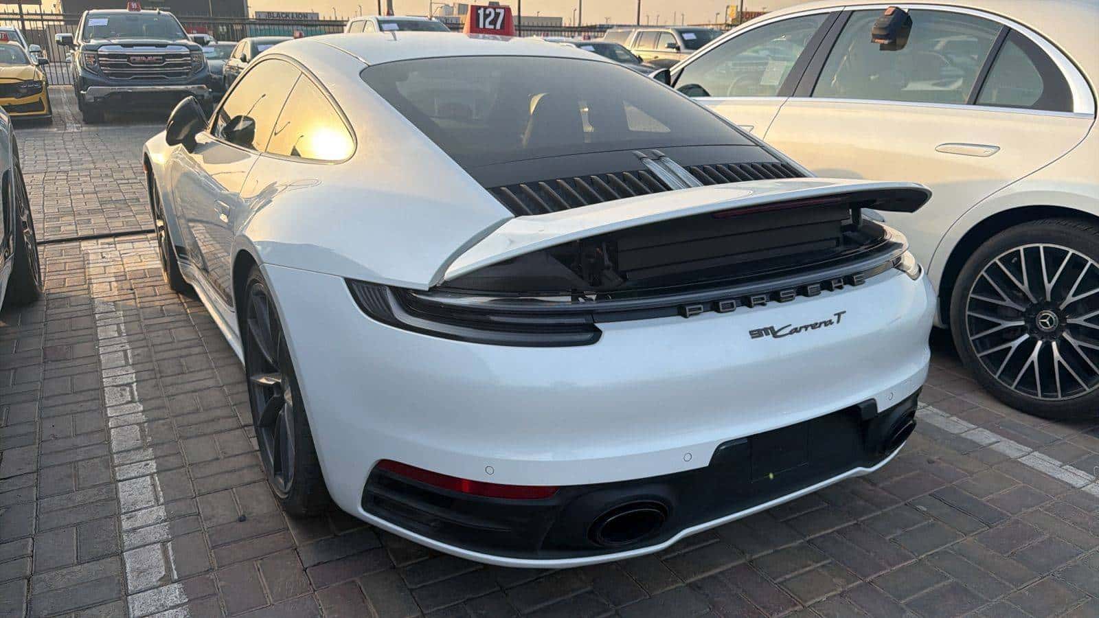 Porsche 911 2024 thumbnail 3