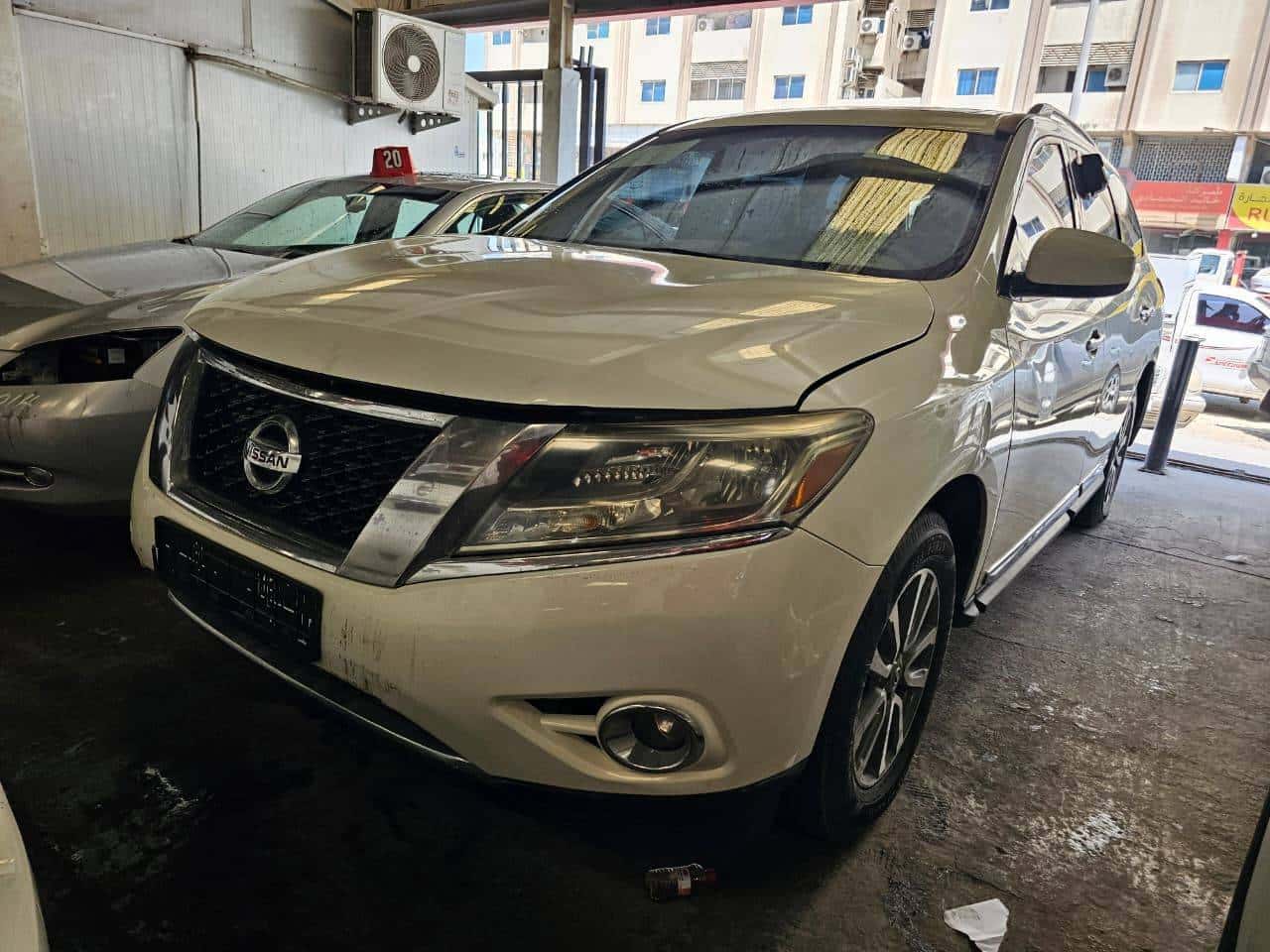 Nissan Pathfinder 2013 thumbnail 3