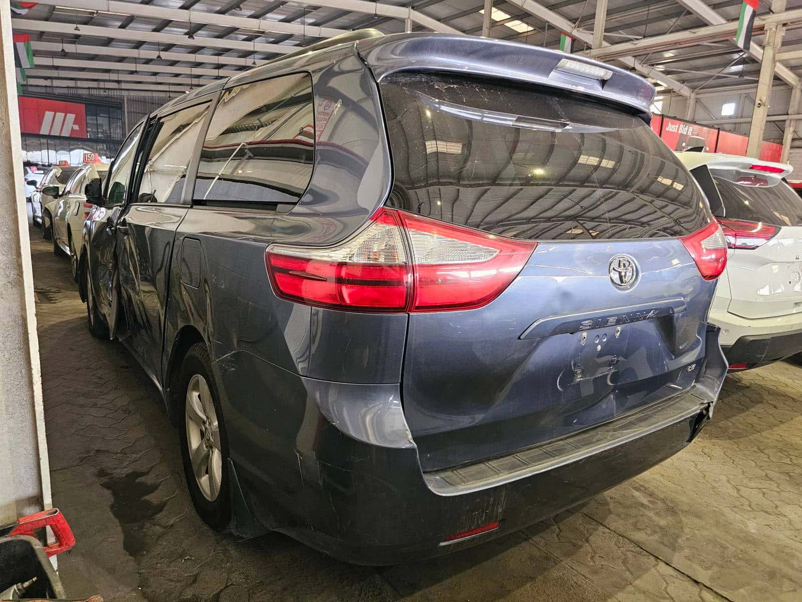 Toyota Sienna 2015 thumbnail 3