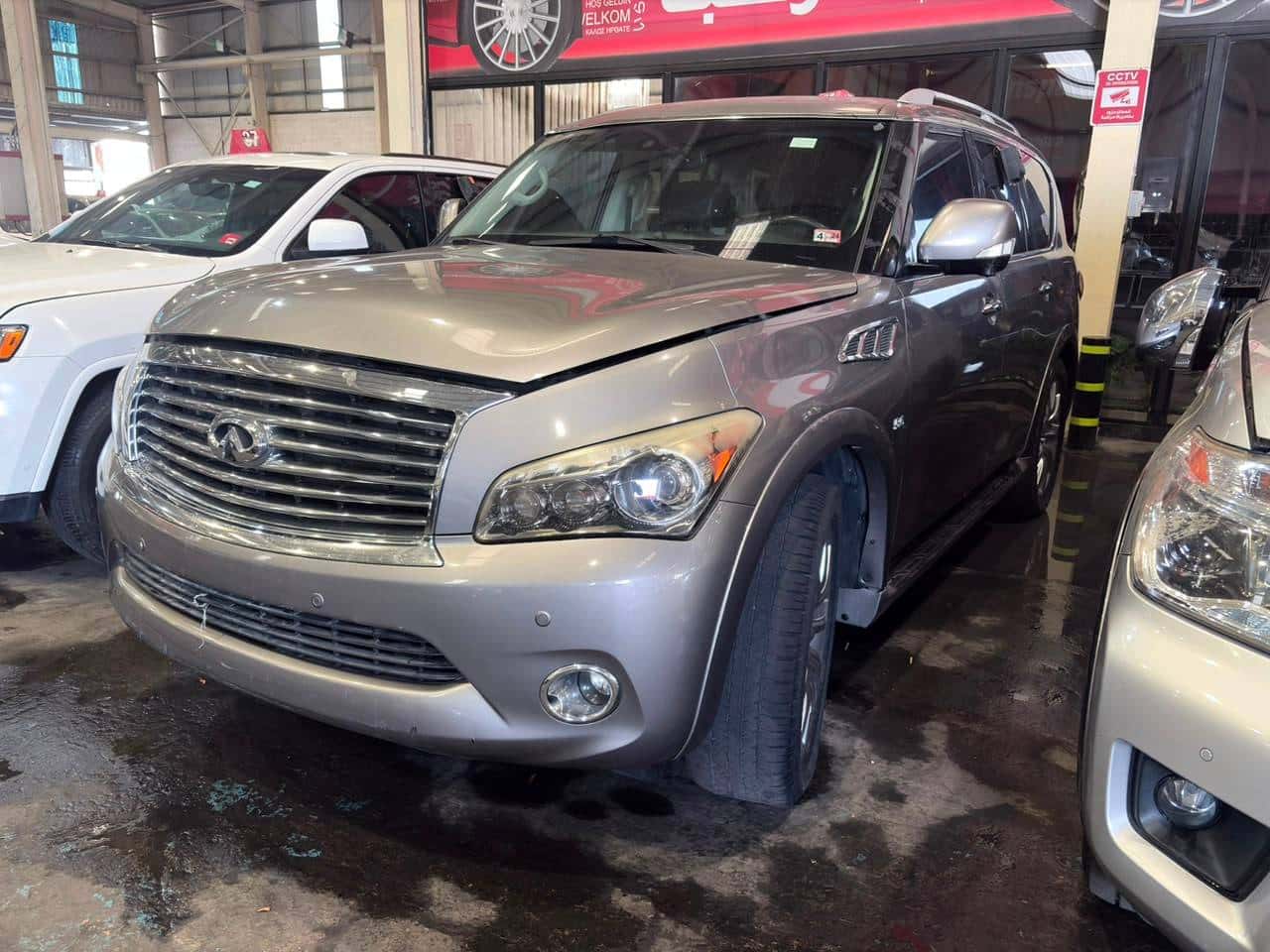 INFINITI QX80 2014 thumbnail 2