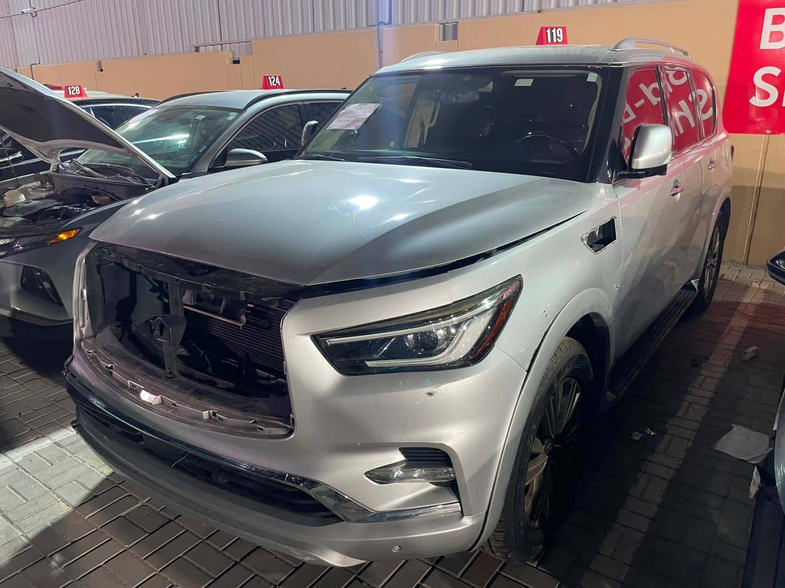INFINITI QX80 2018 thumbnail 3