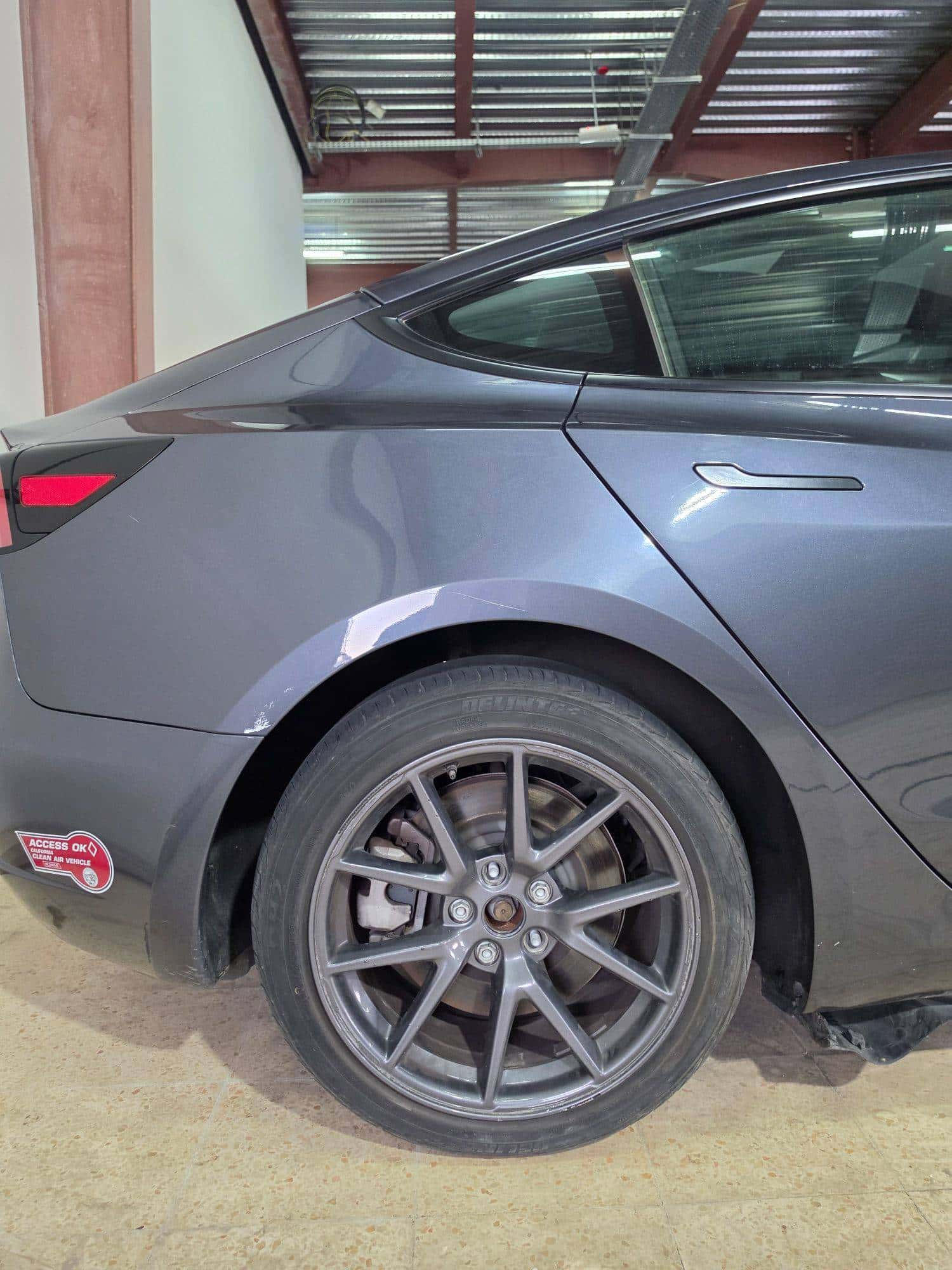 Tesla Model 3 2023 thumbnail 6