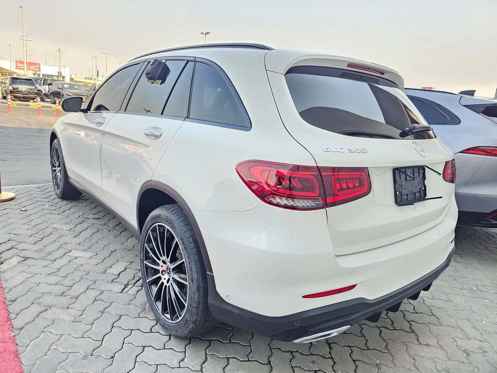 MERCEDES BENZ GLC-300 - Exterior