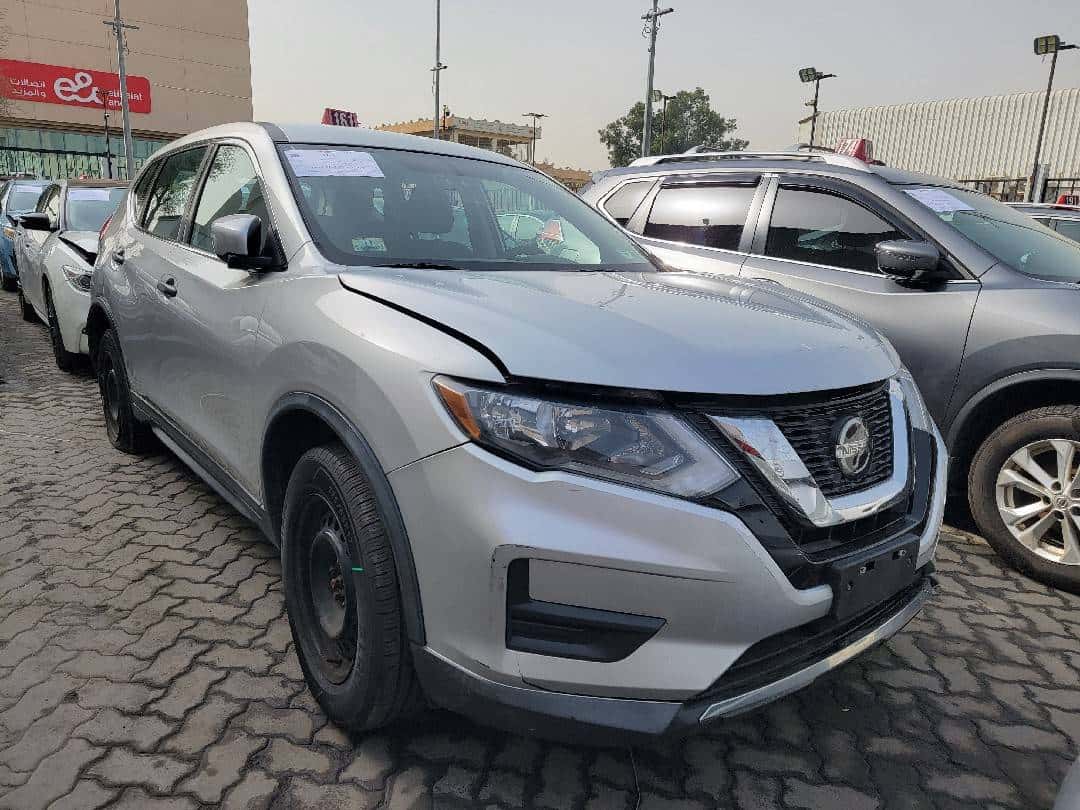 Nissan Rogue 2018 thumbnail 1