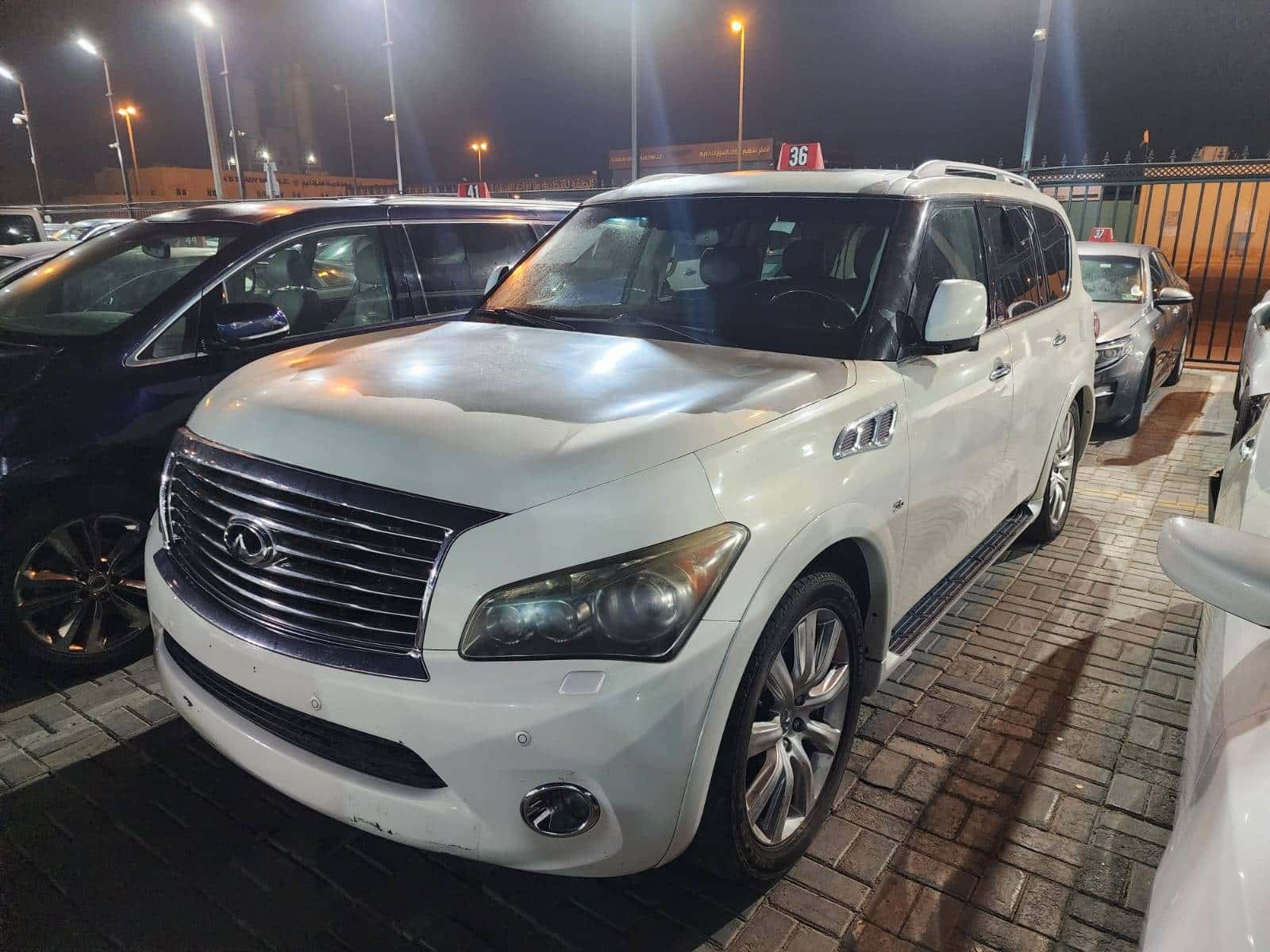INFINITI QX80 2014 thumbnail 4
