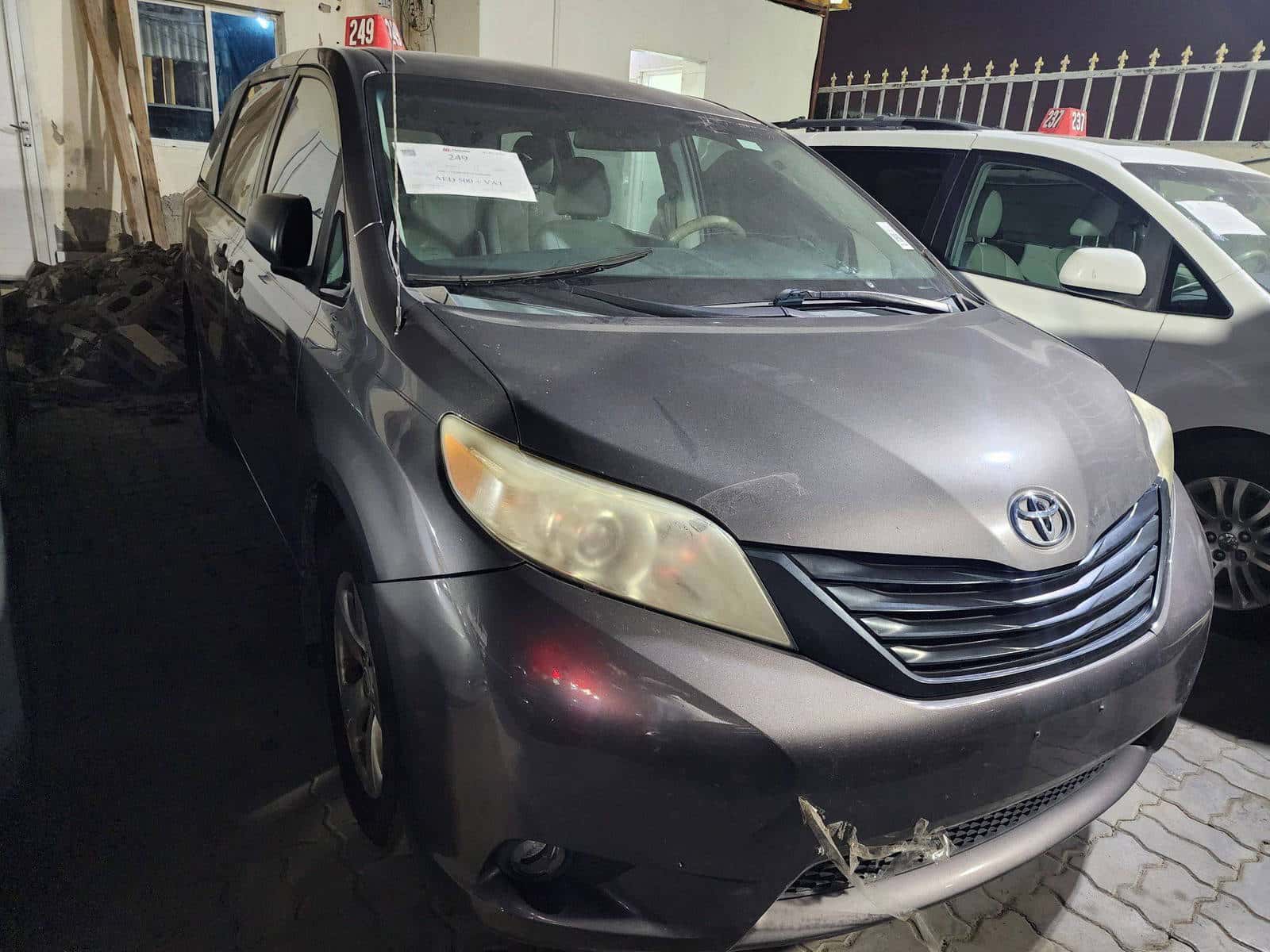 TOYOTA SIENNA - Exterior