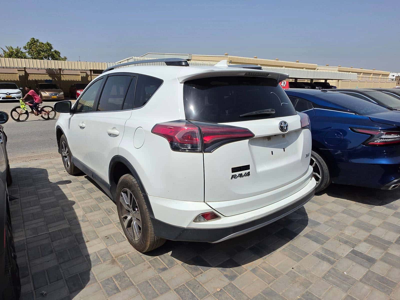 TOYOTA RAV4 2018 thumbnail 5