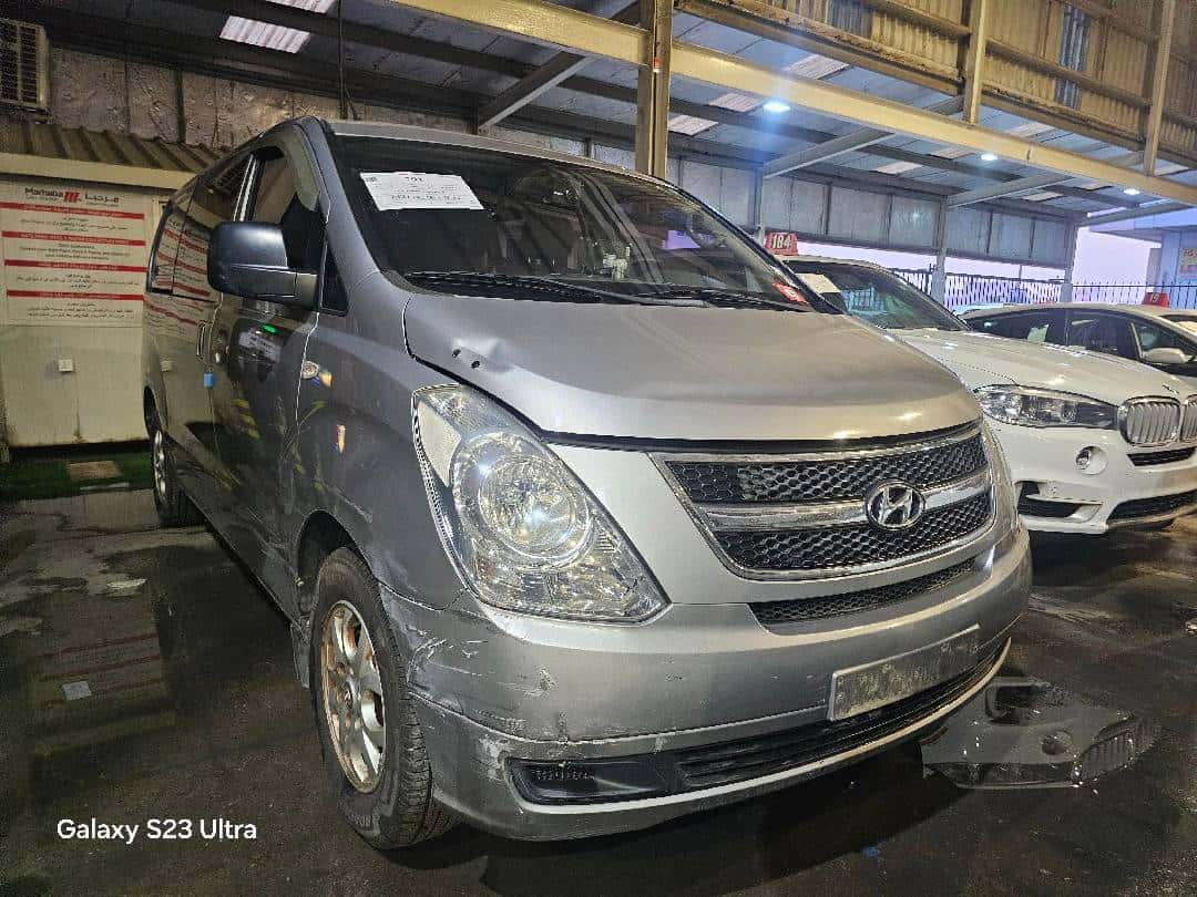 HYUNDAI GRAND STAREX - Exterior