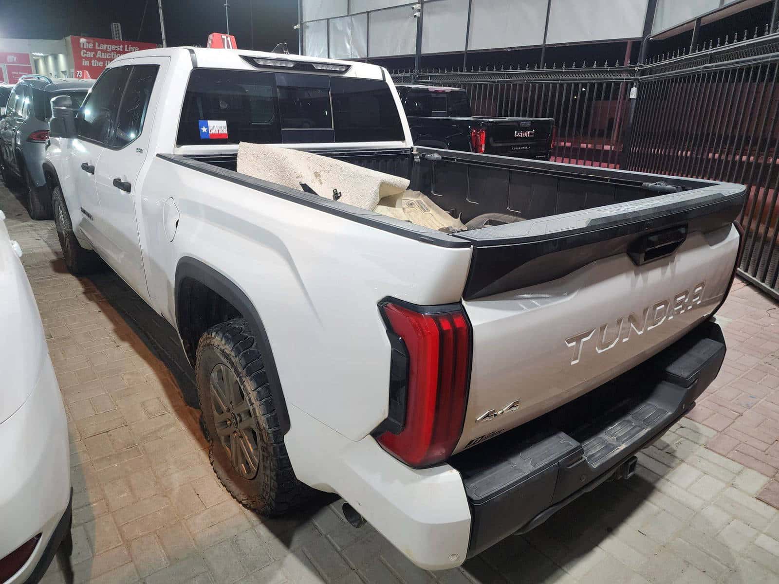 TOYOTA TUNDRA 2022 thumbnail 4