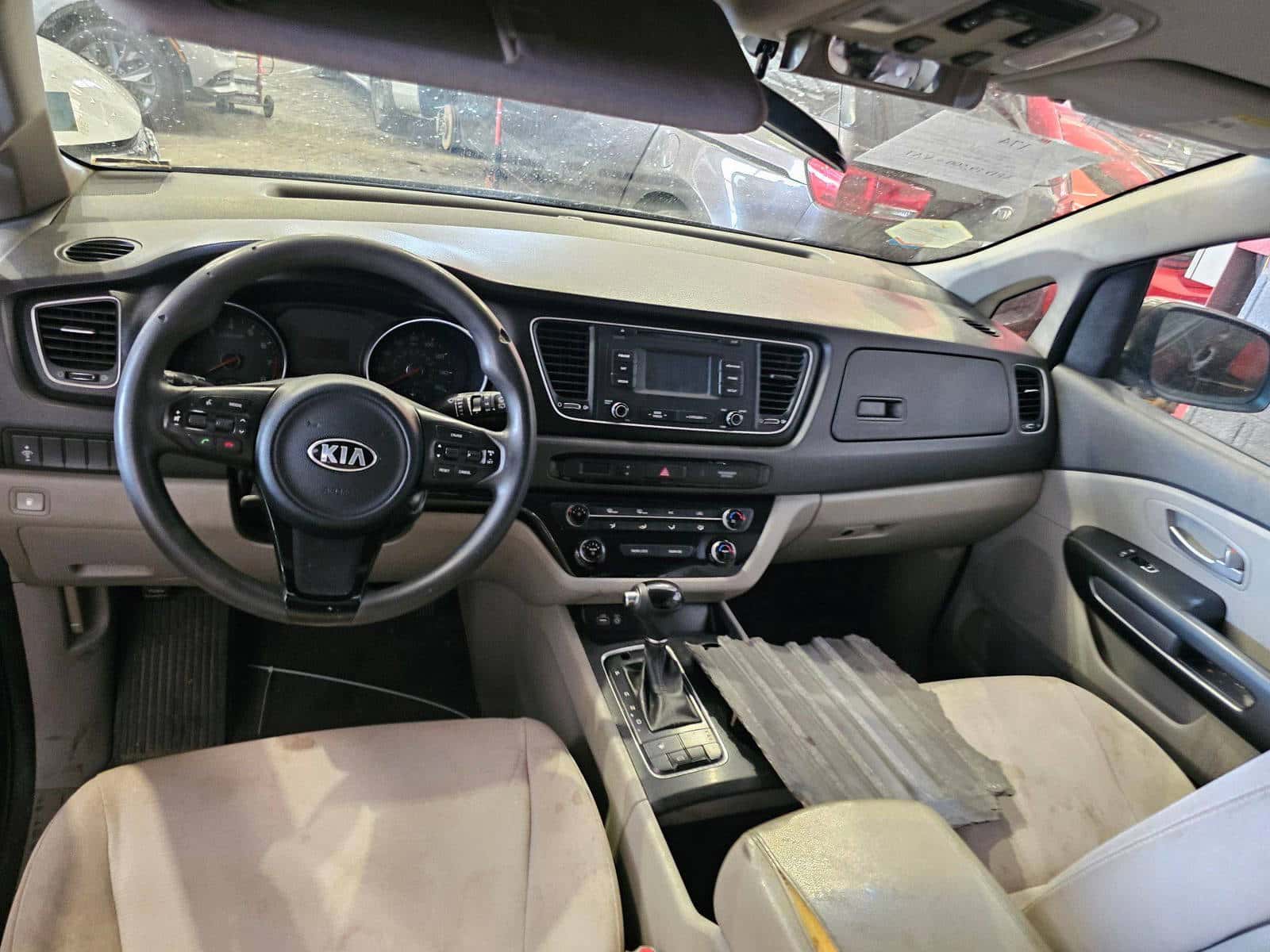 KIA SEDONA 2015 thumbnail 5