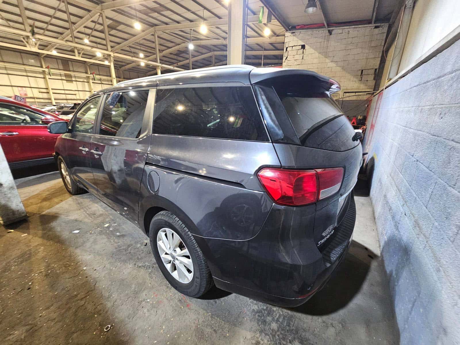 KIA SEDONA 2015 thumbnail 4
