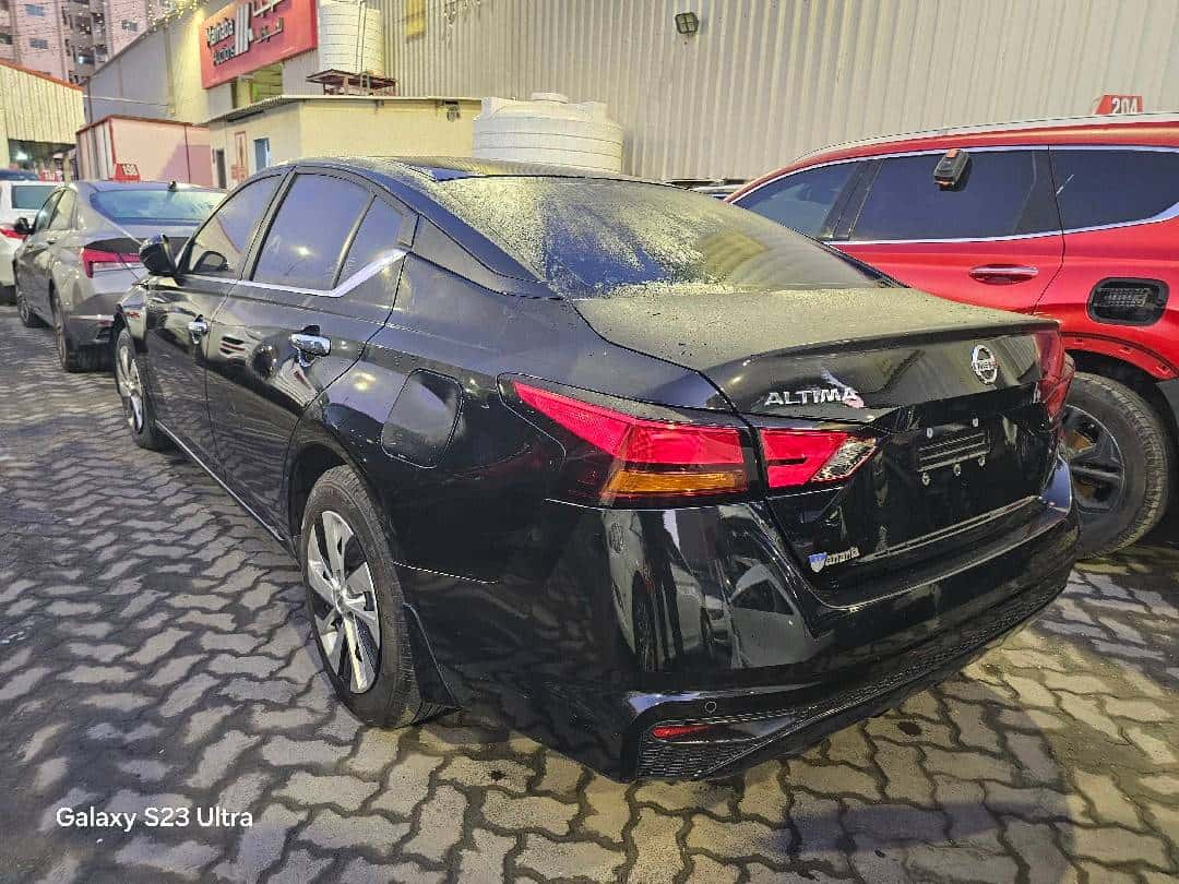 NISSAN ALTIMA - Exterior