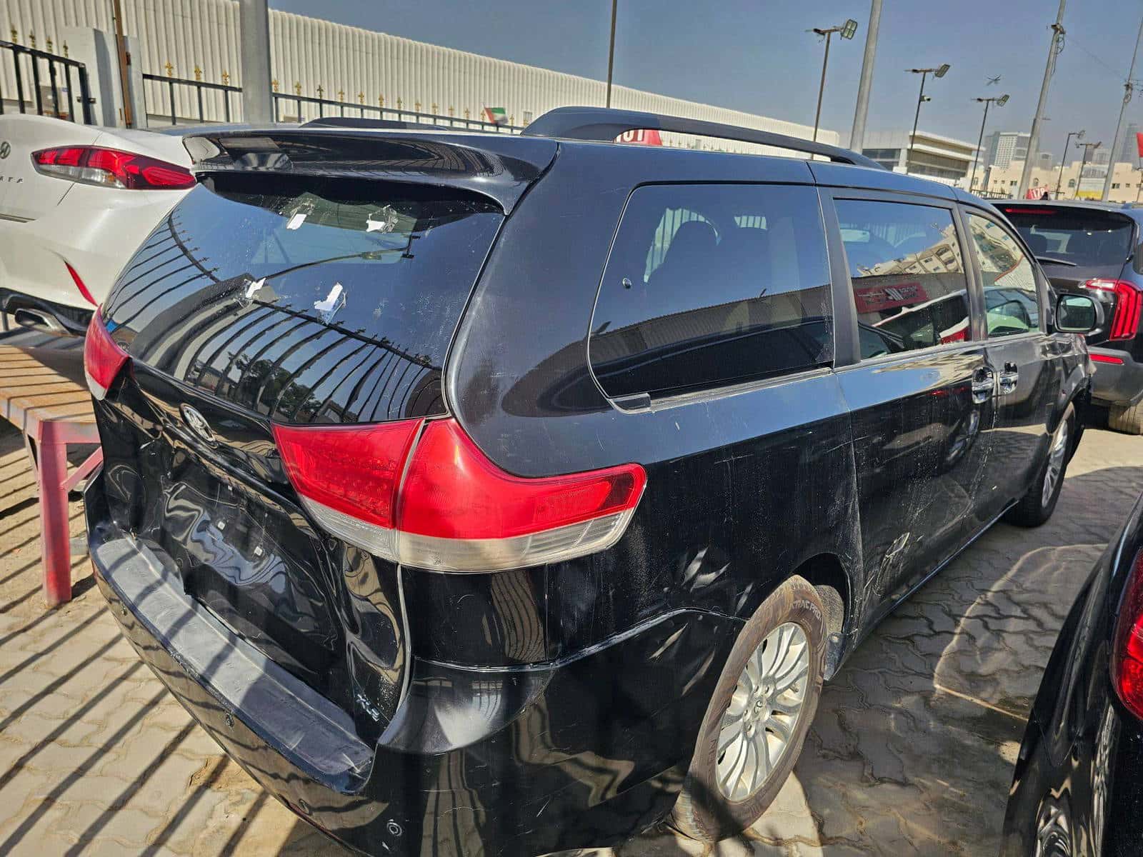 TOYOTA SIENNA - Exterior
