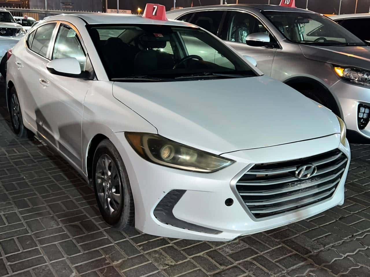 Hyundai Elantra 2018 thumbnail 1