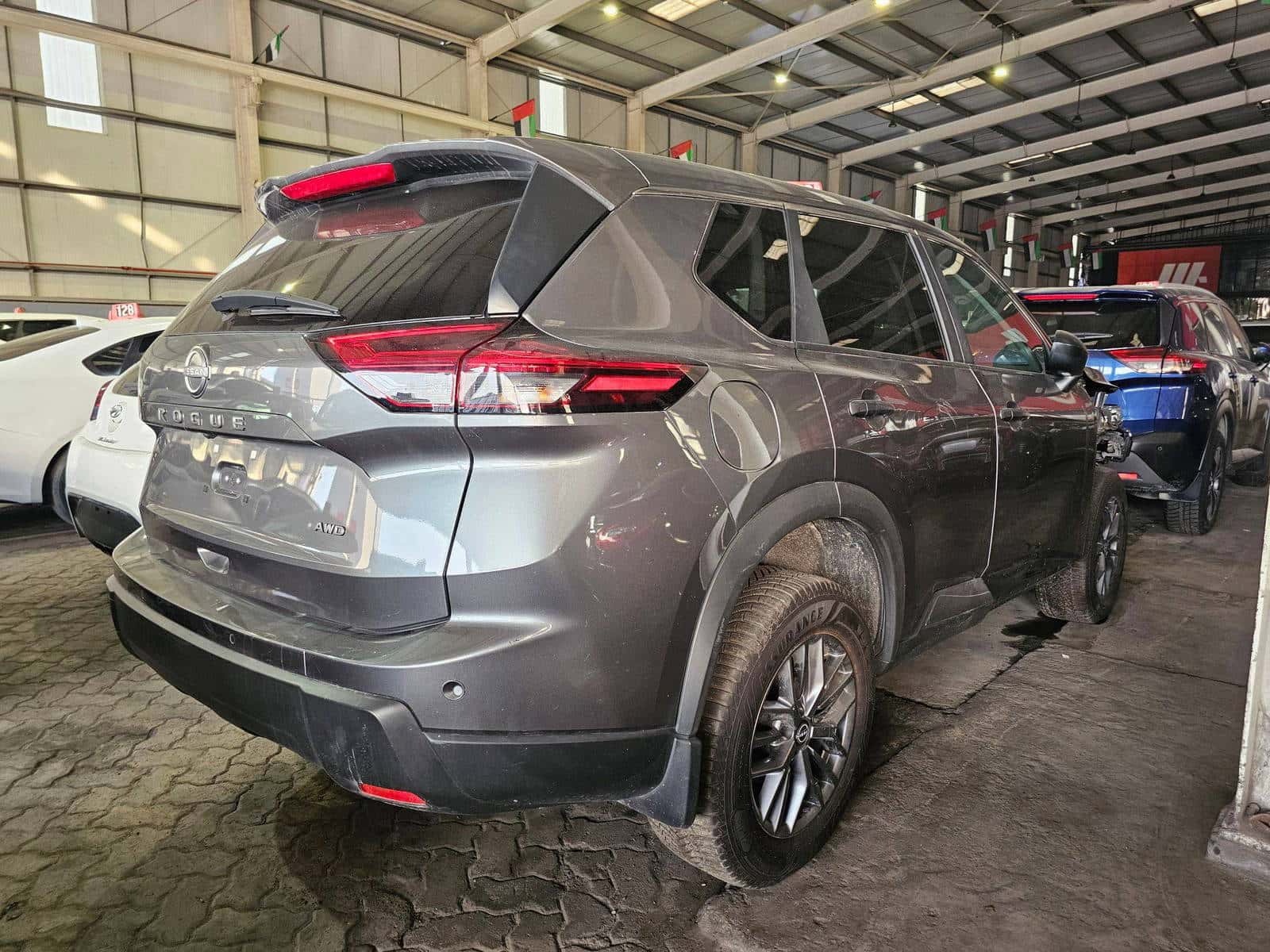 Nissan Rogue 2024 thumbnail 2