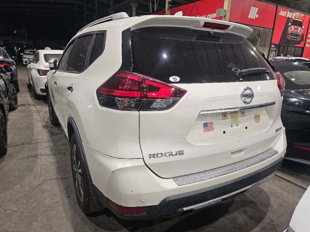 Nissan Rogue 2020 thumbnail 1