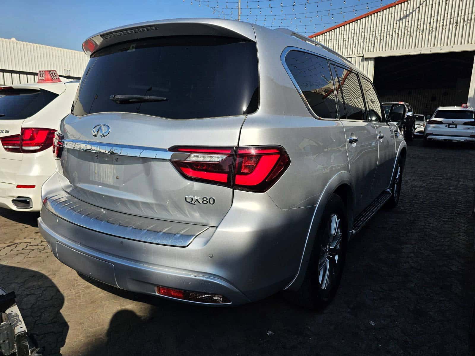 INFINITI QX80 2019 thumbnail 2