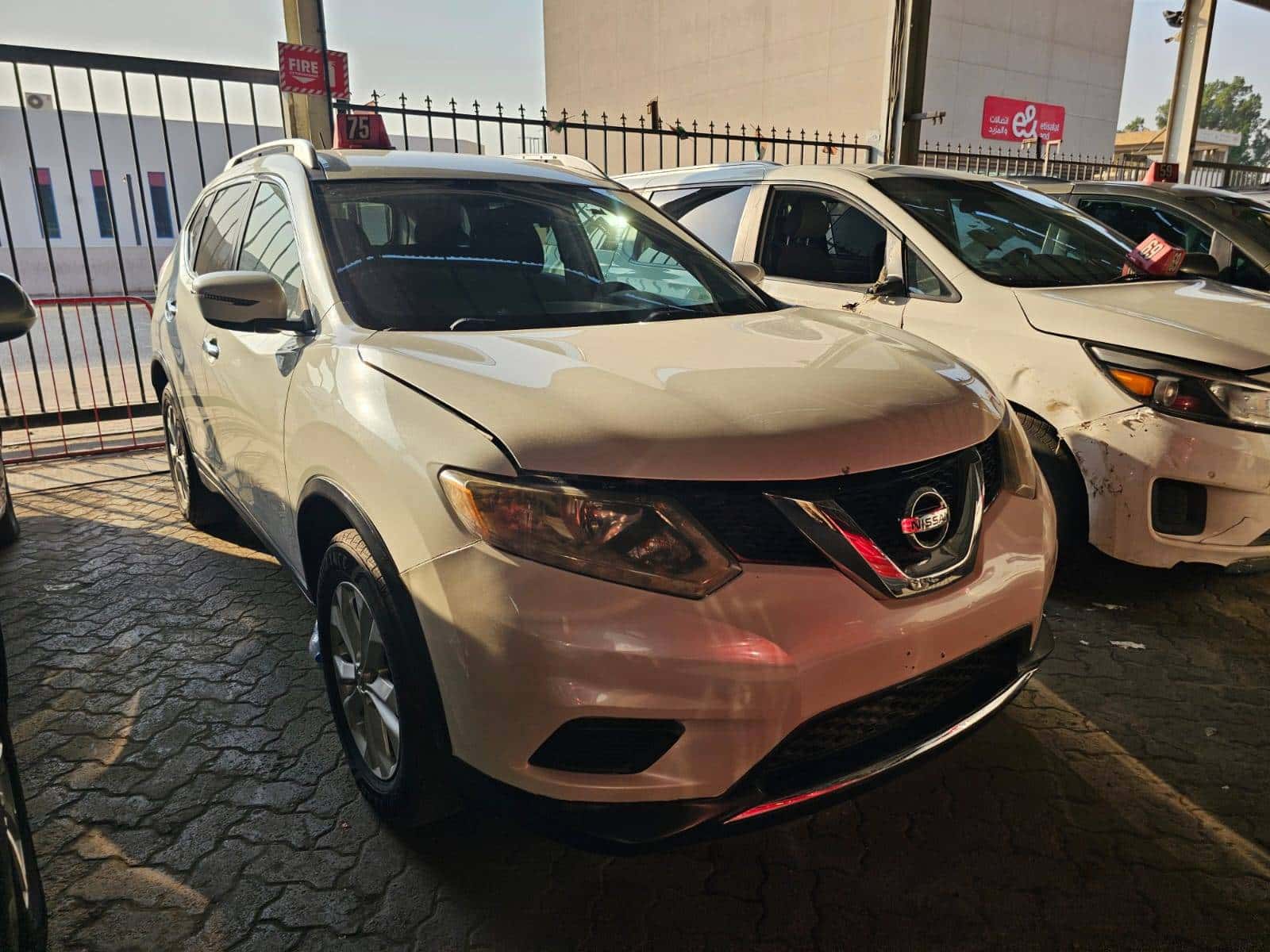 Nissan Rogue 2016 thumbnail 2