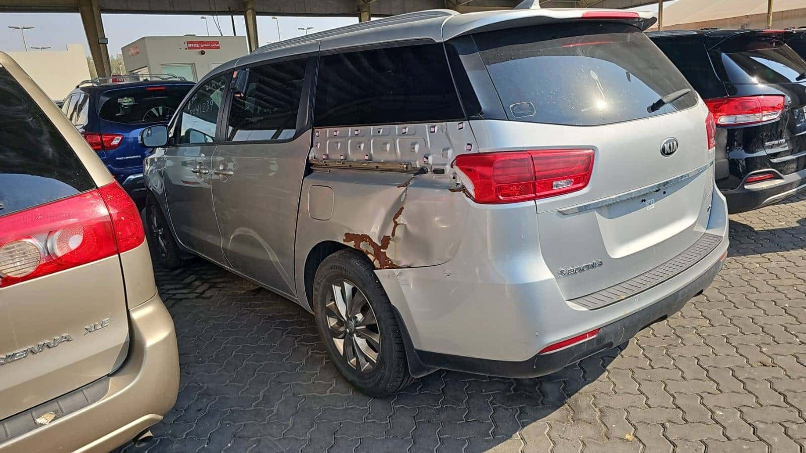 Kia Sedona 2020 thumbnail 3