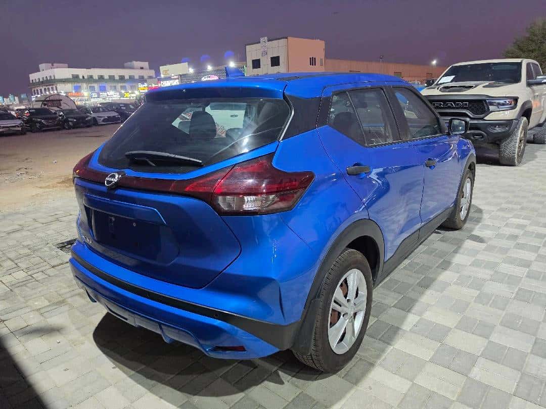 NISSAN KICKS 2023 thumbnail 1