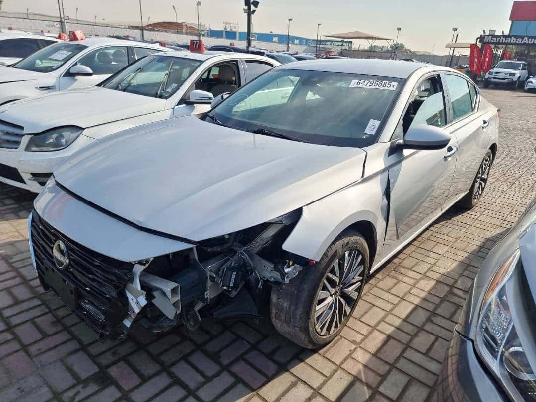 NISSAN ALTIMA - Exterior