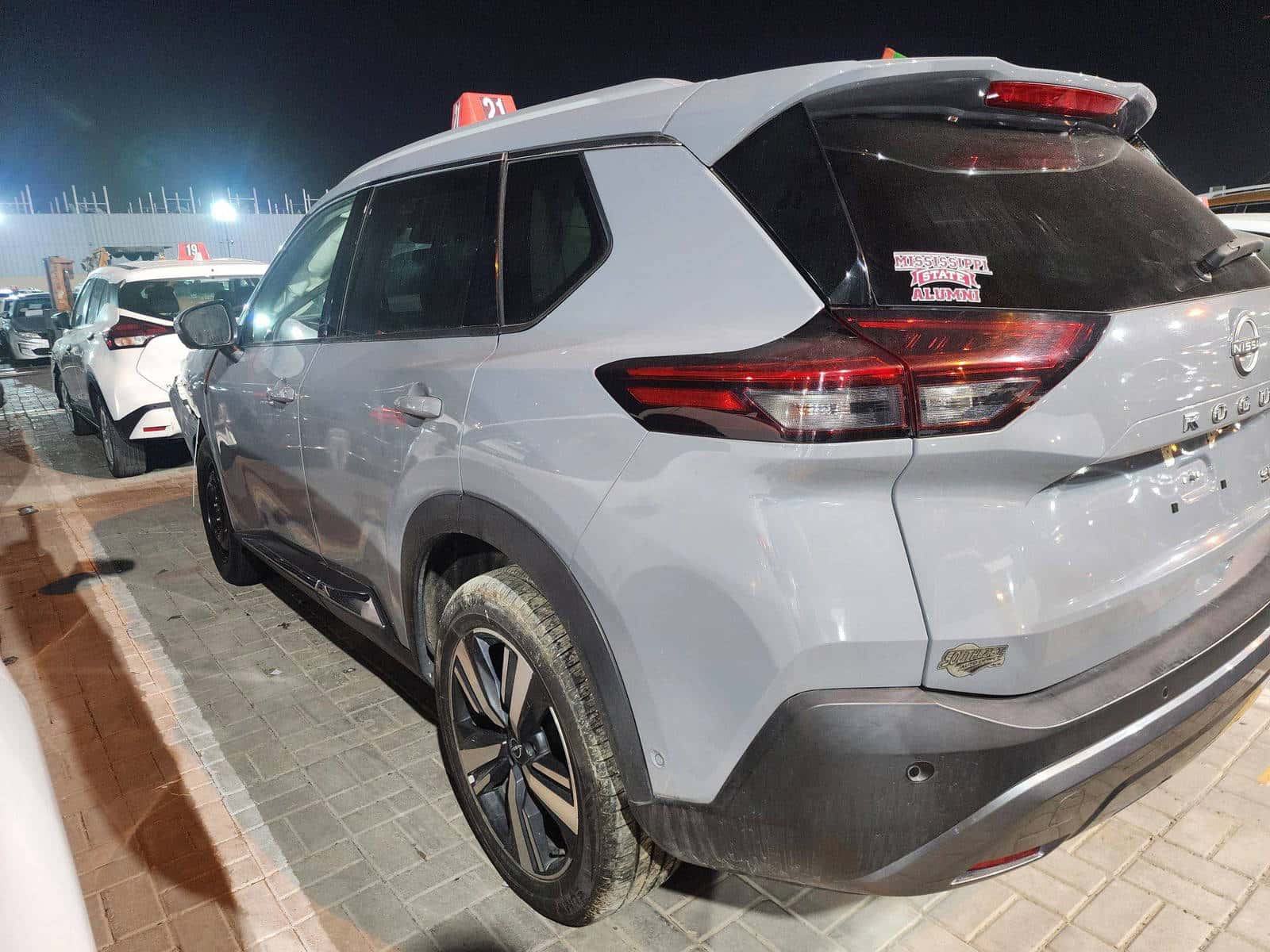 NISSAN ROGUE 2023 thumbnail 3