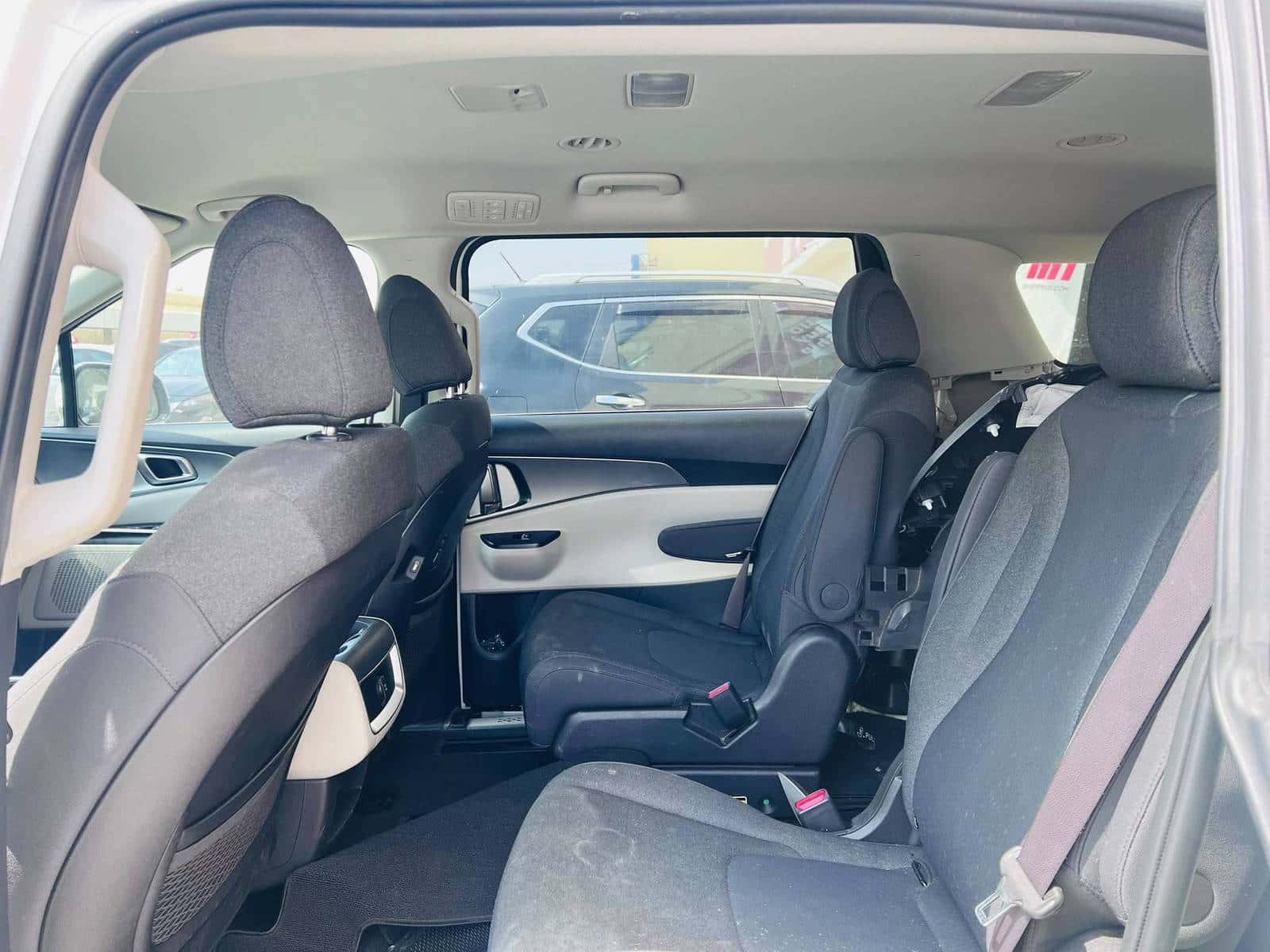 Kia CARNIVAL LX 2023 thumbnail 7