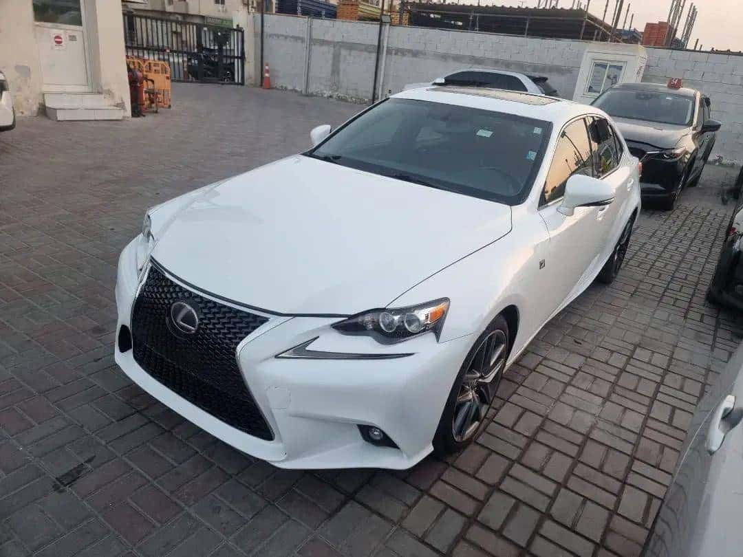 LEXUS IS 200T 2016 thumbnail 1