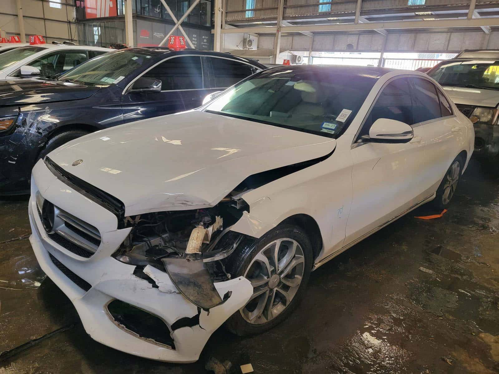 MERCEDES BENZ C300 - Exterior