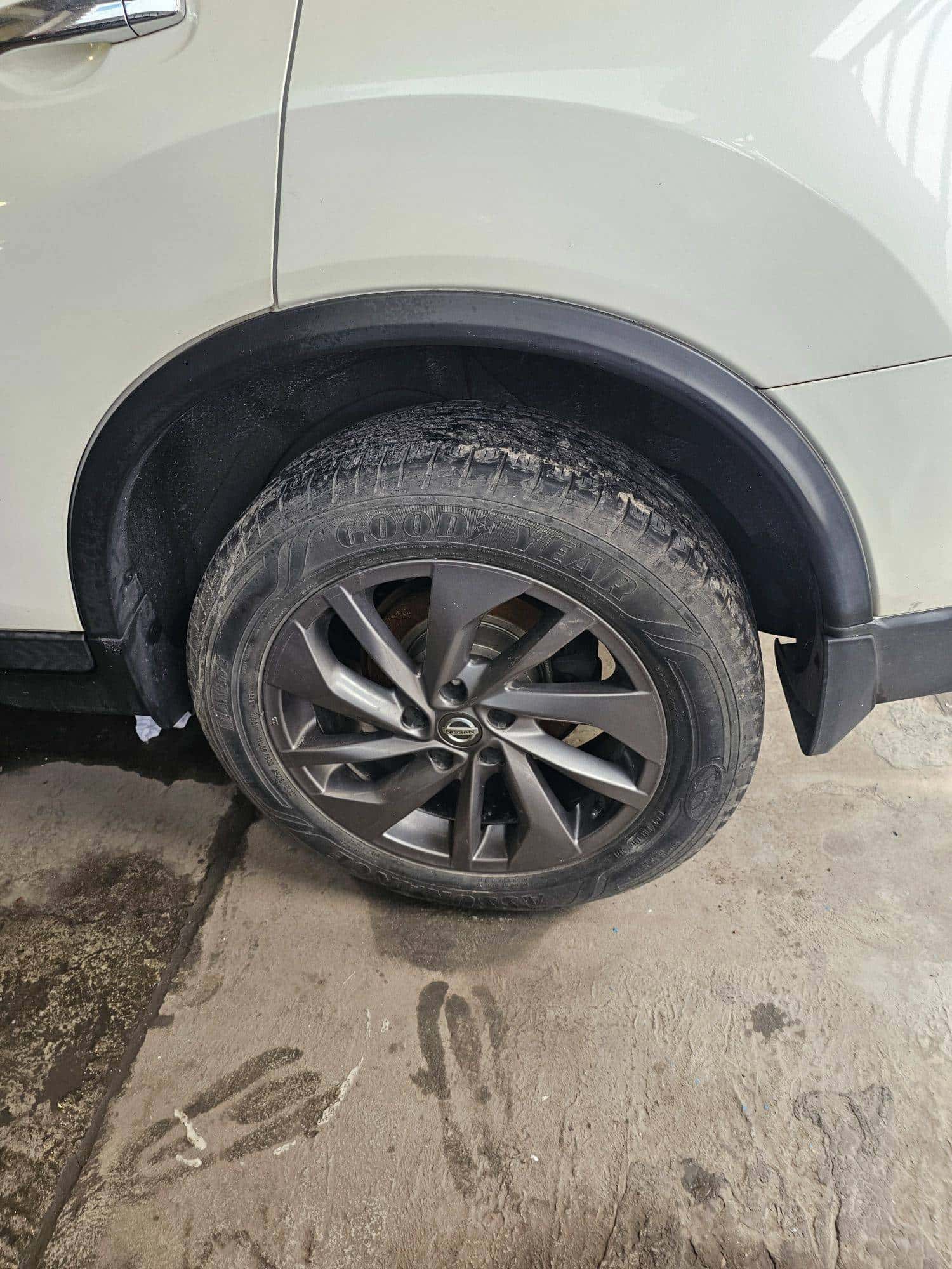 NISSAN ROGUE - Exterior