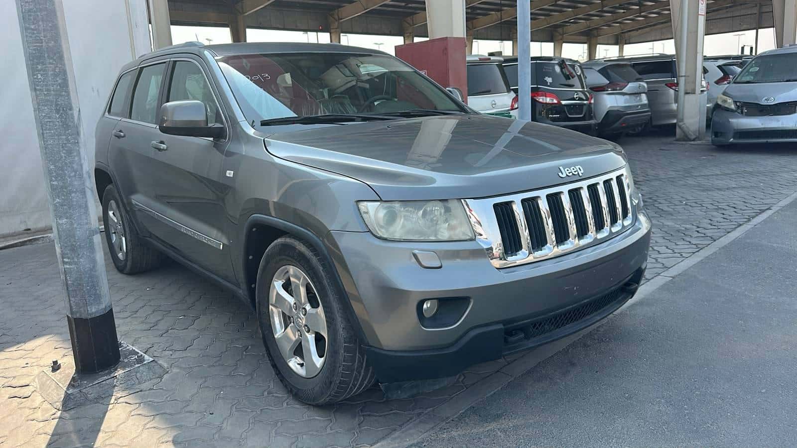 Jeep GRAND CHEROKEE LAREDO 2013 thumbnail 3