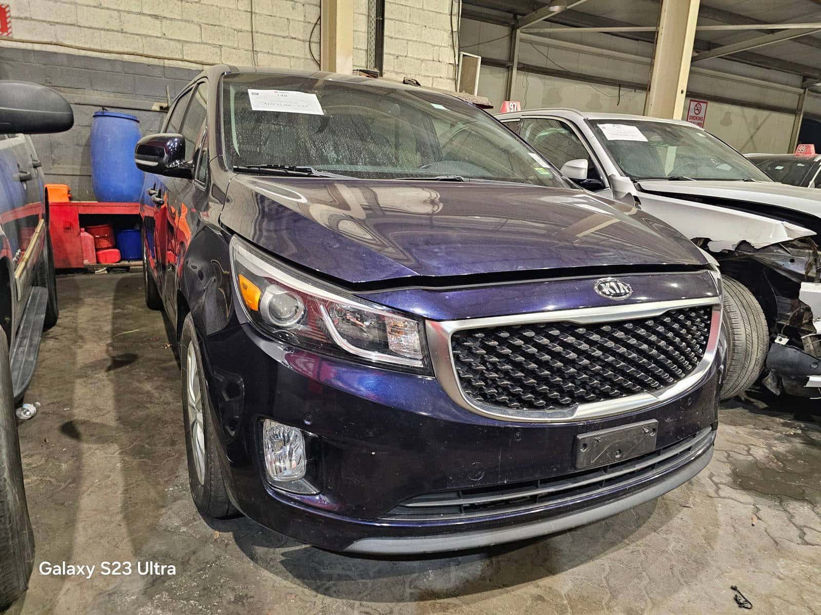 Kia Sedona 2018 thumbnail 2