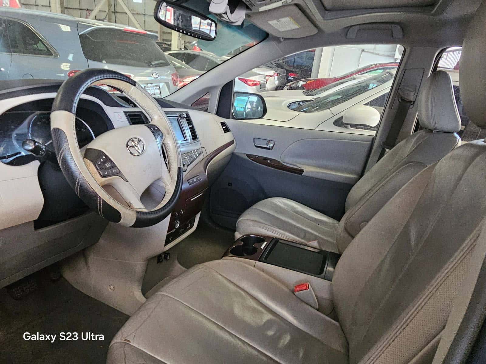 Toyota Sienna 2011 thumbnail 5