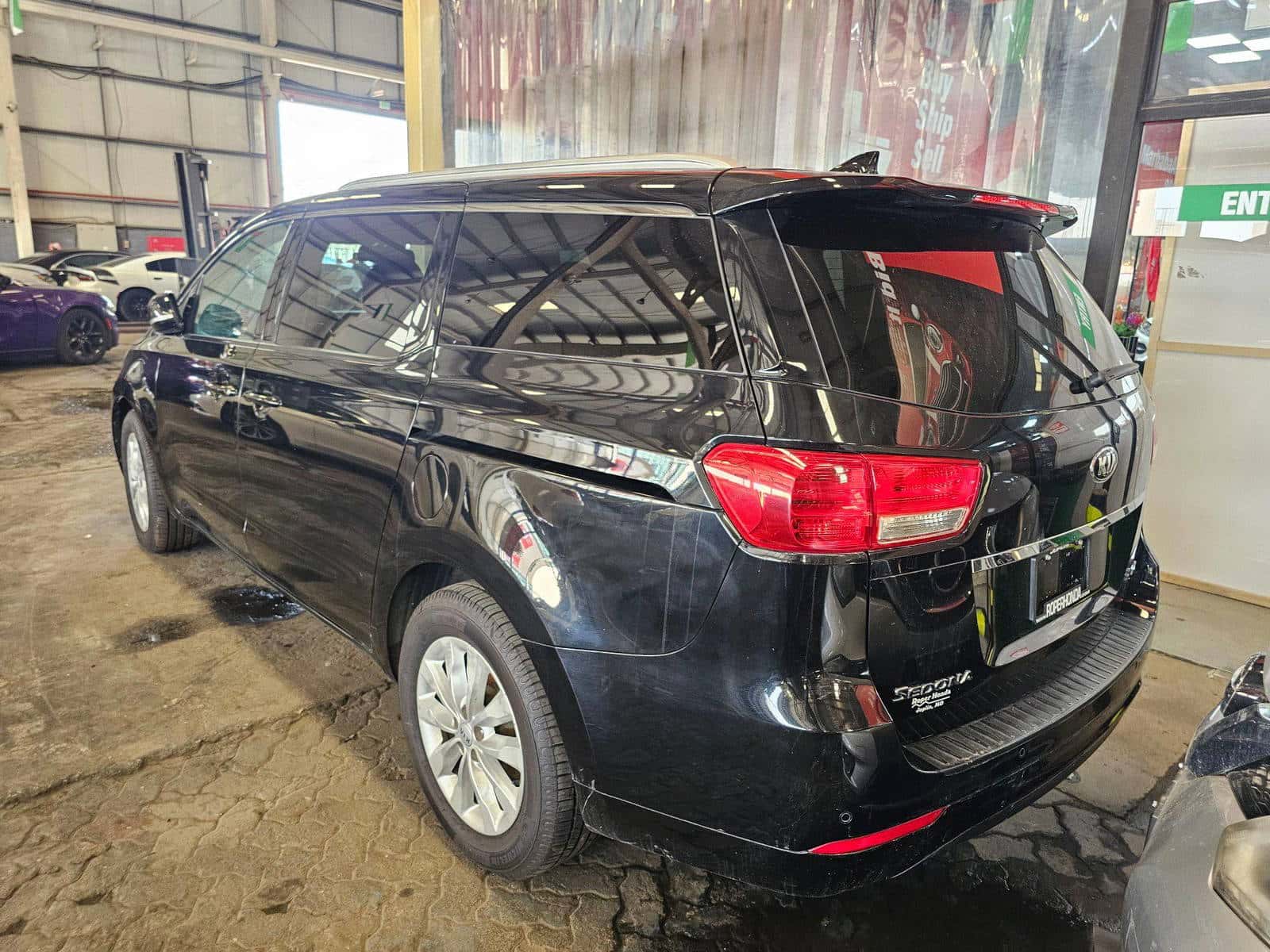 KIA SEDONA 2017 thumbnail 5