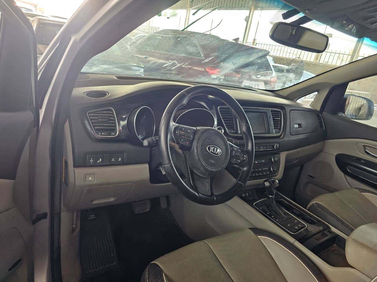 Kia Sedona 2015 thumbnail 7